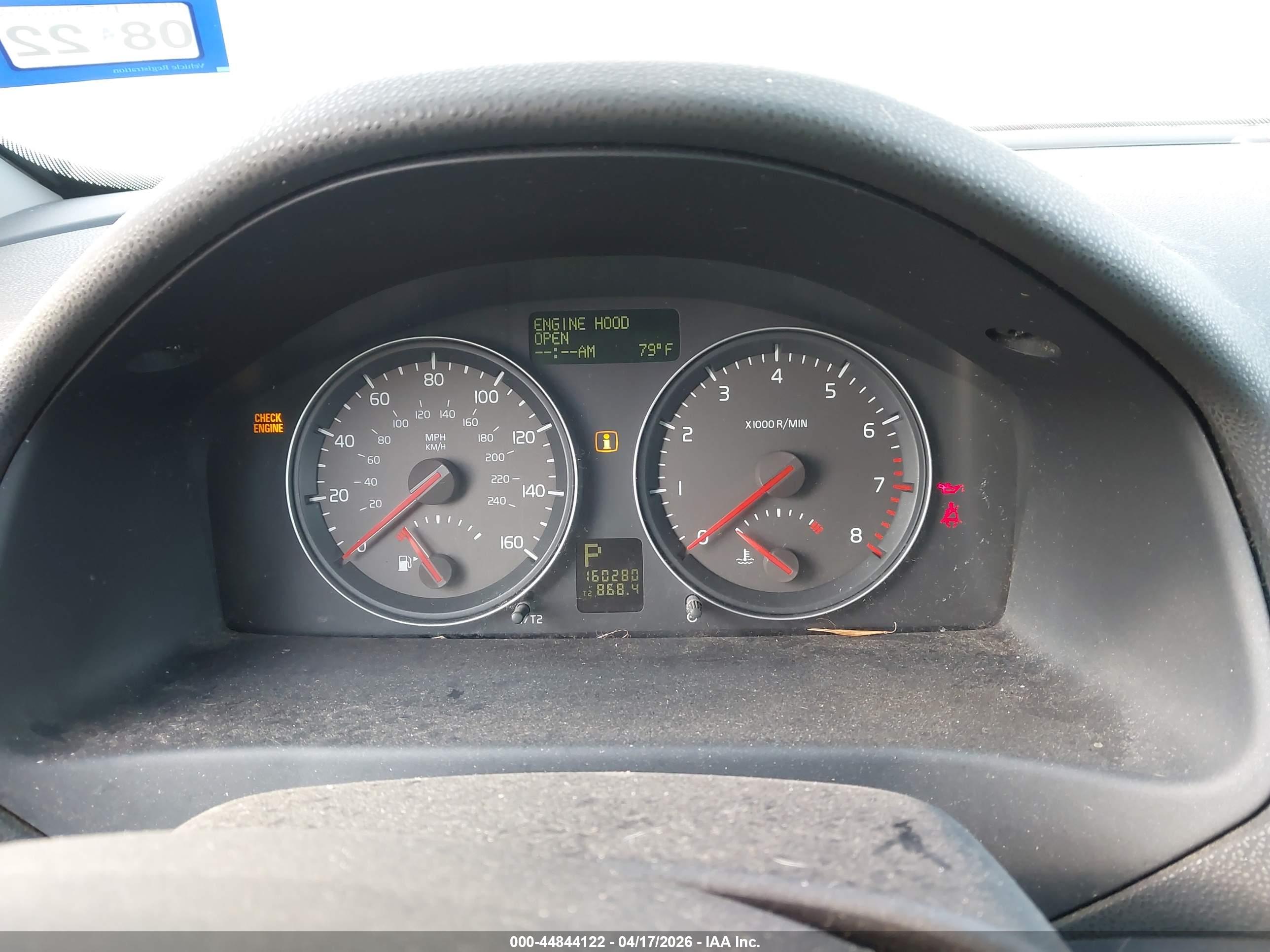VOLVO C70 image 7