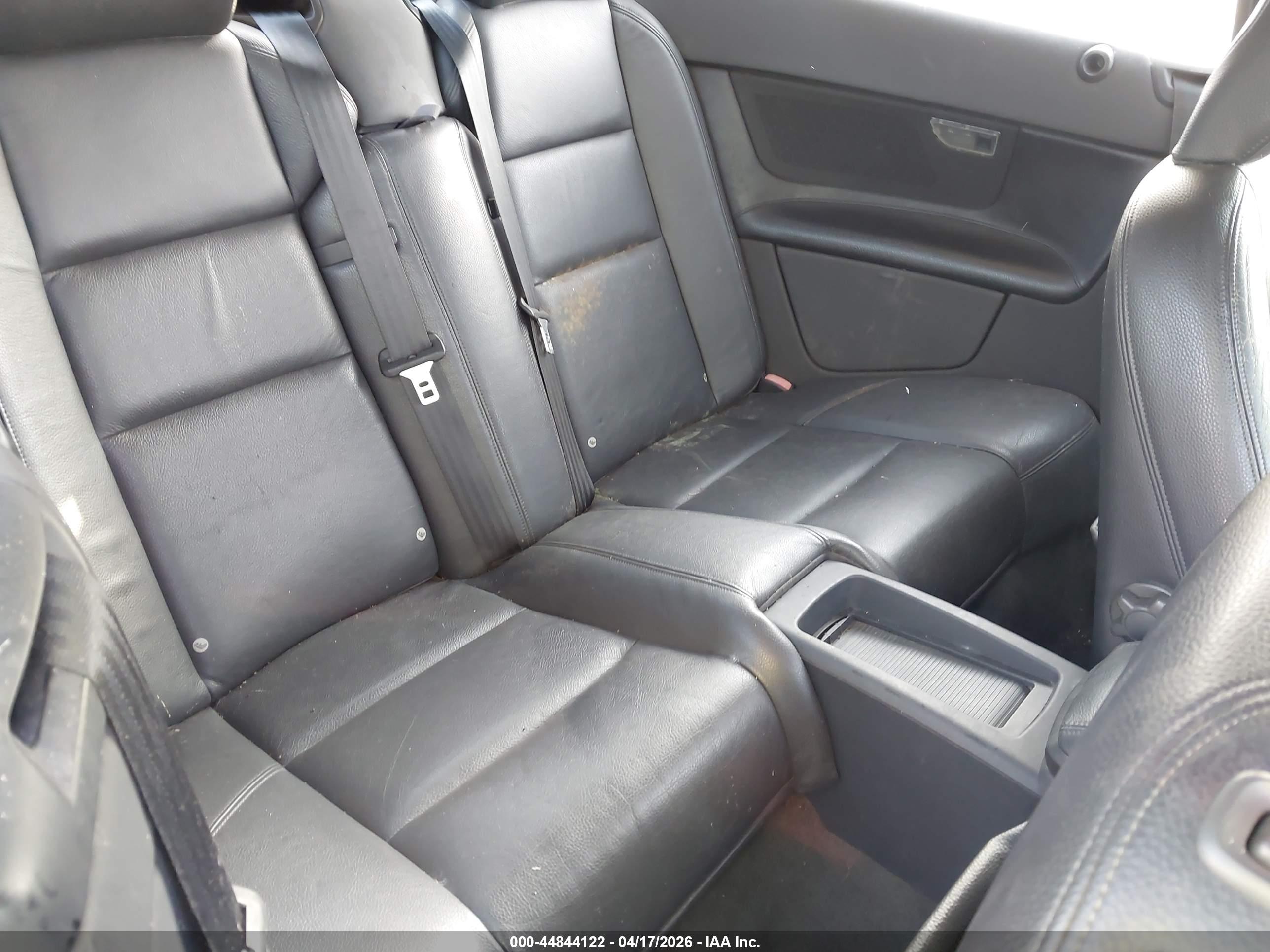 VOLVO C70 image 8