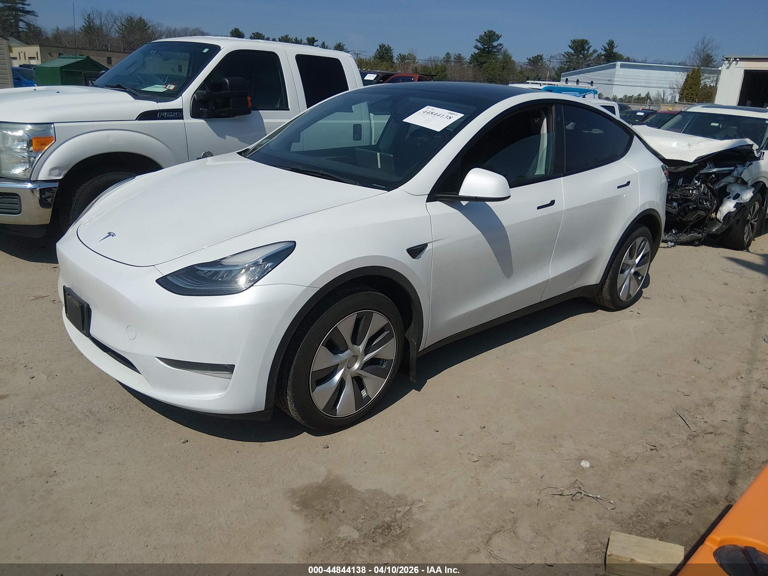 TESLA MODEL image 2