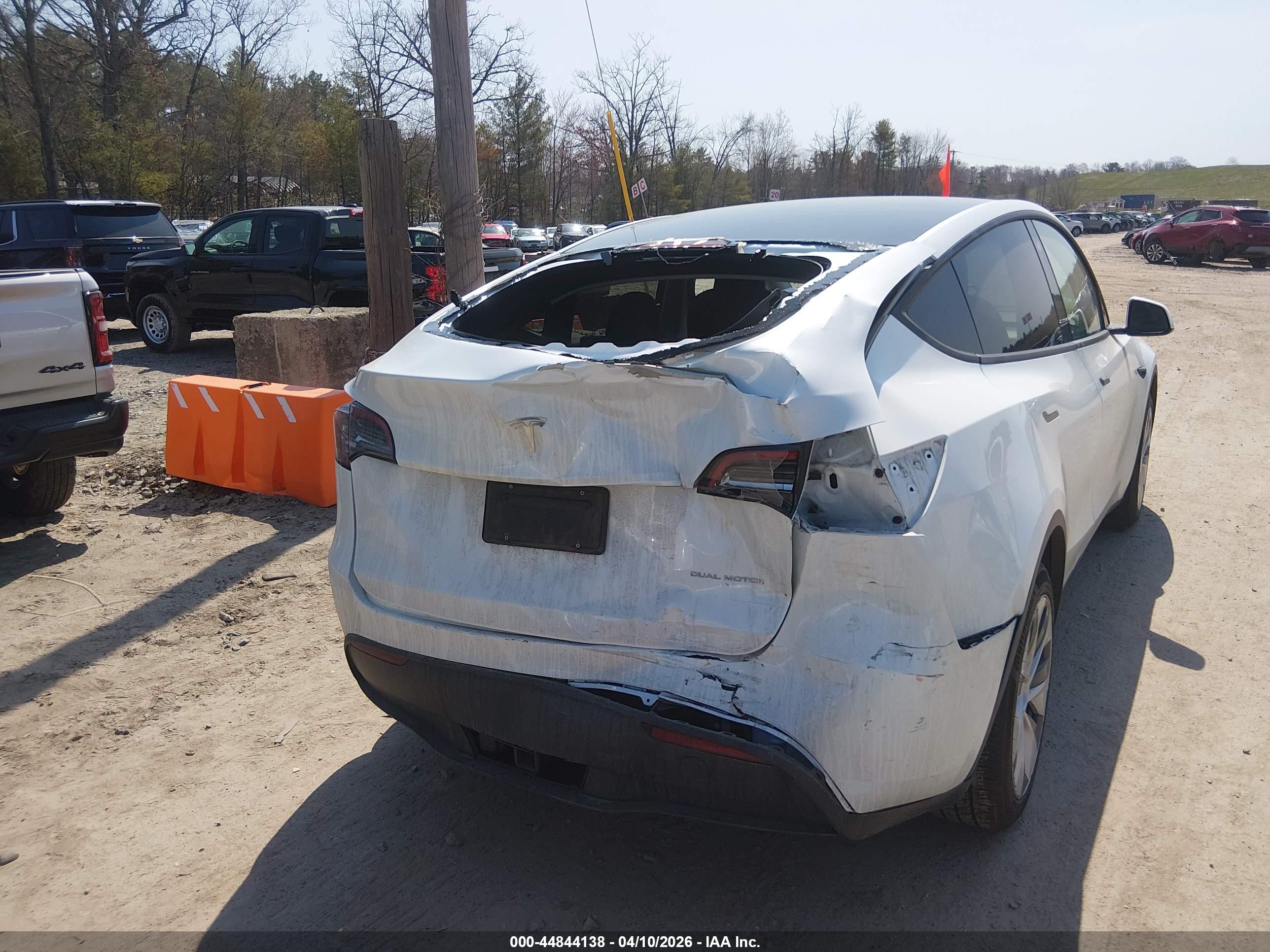 TESLA MODEL image 6