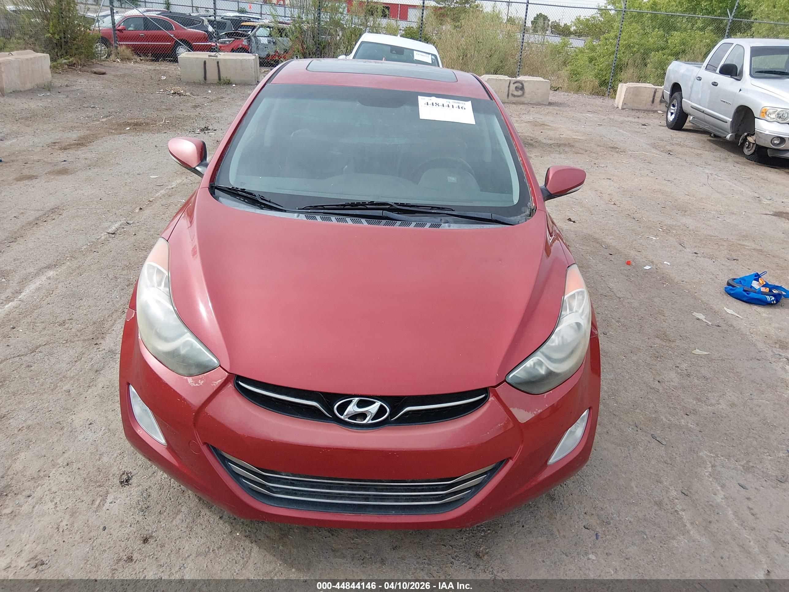 HYUNDAI ELANTRA image 6