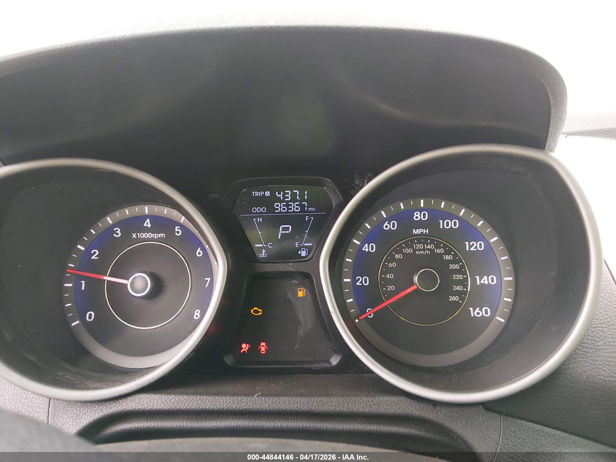 HYUNDAI ELANTRA image 7