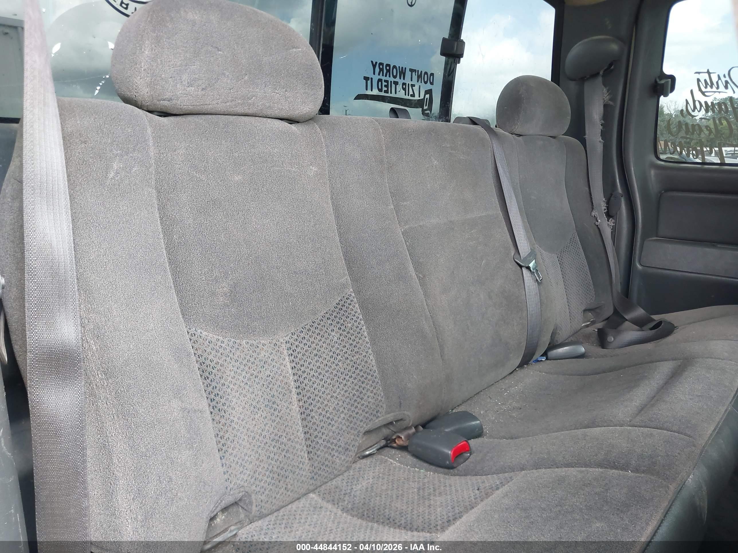 CHEVROLET SILVERADO image 8