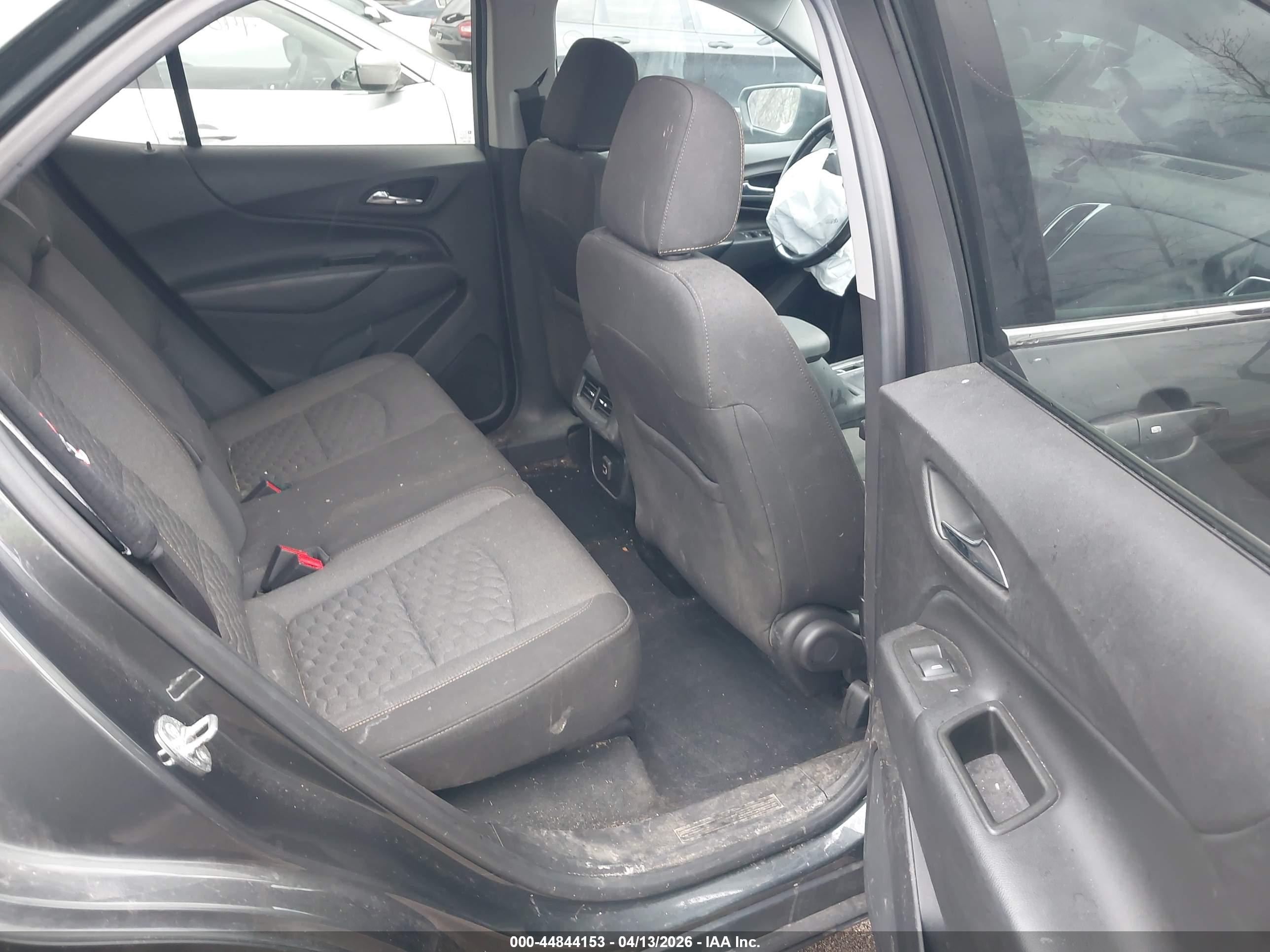 CHEVROLET EQUINOX image 8