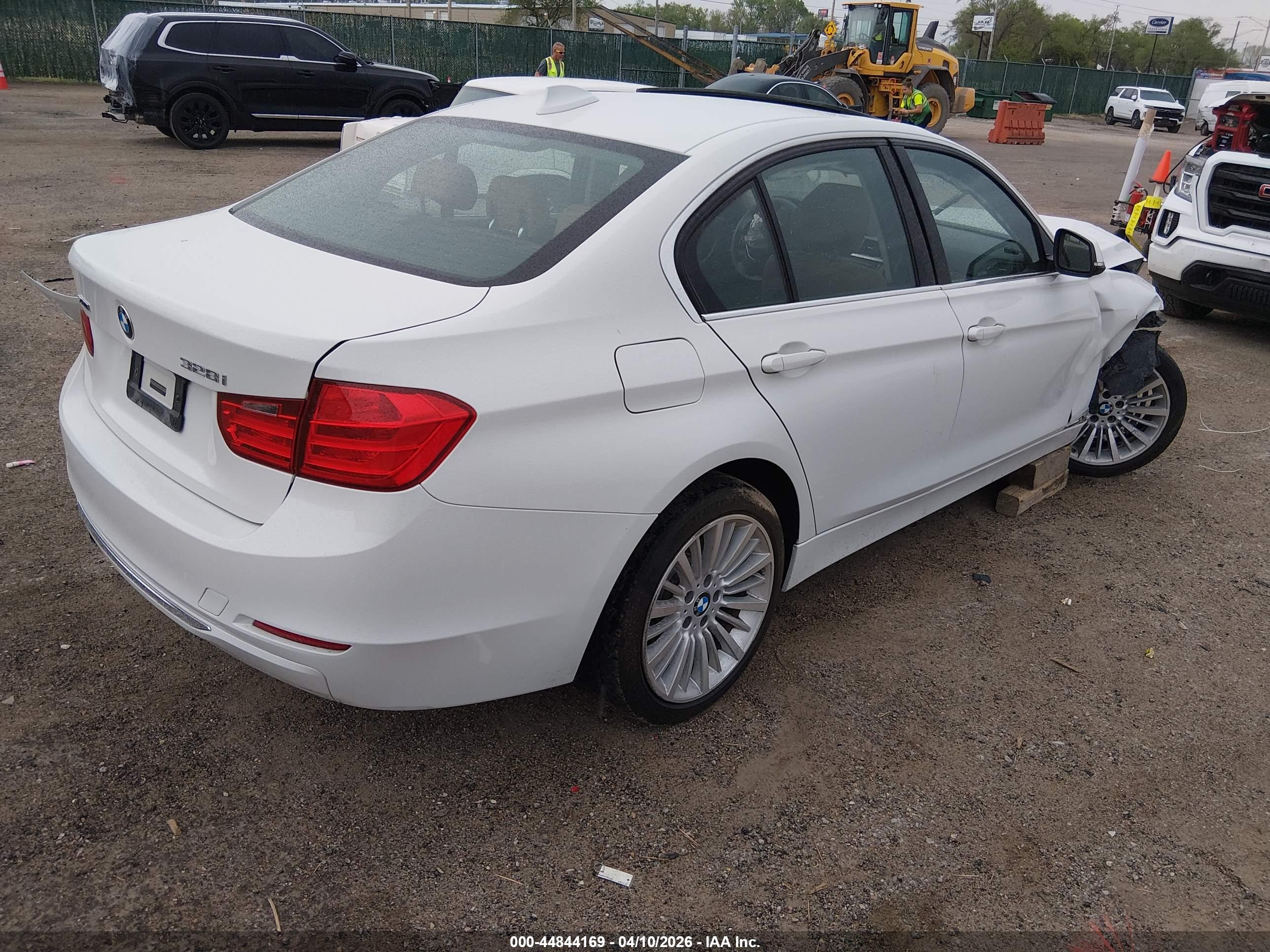 BMW 328I image 4