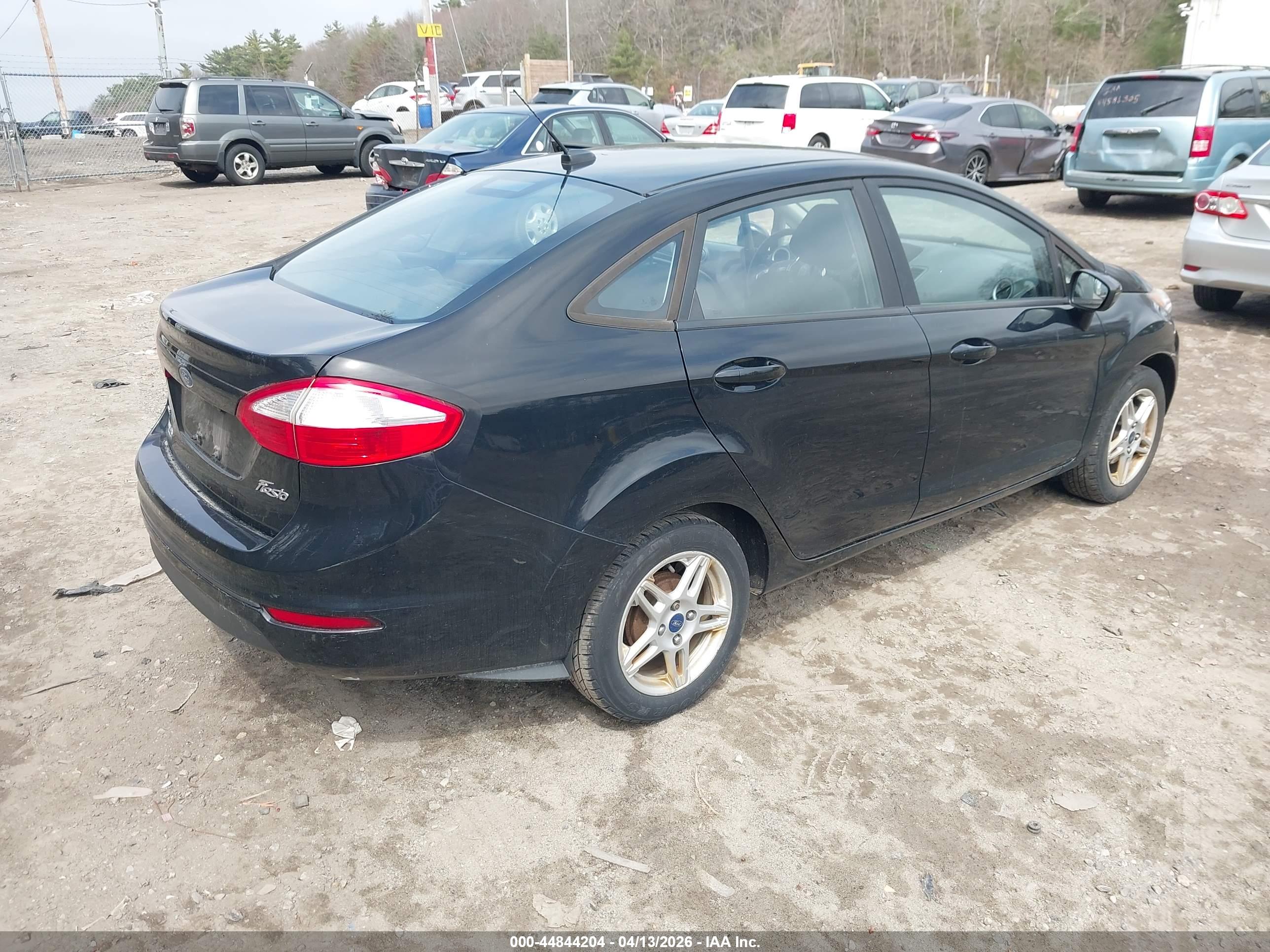 FORD FIESTA image 4