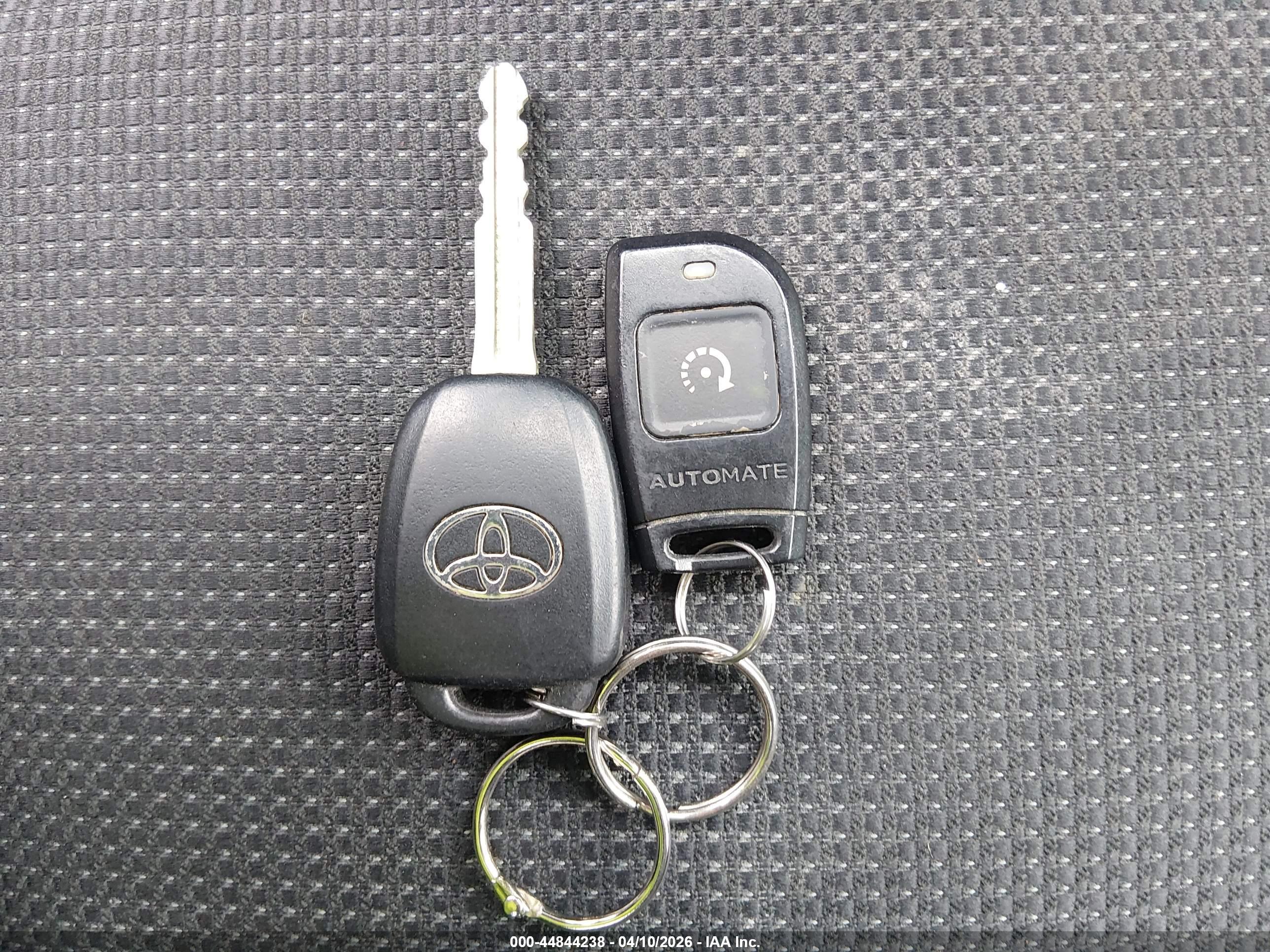 TOYOTA RAV4 image 11