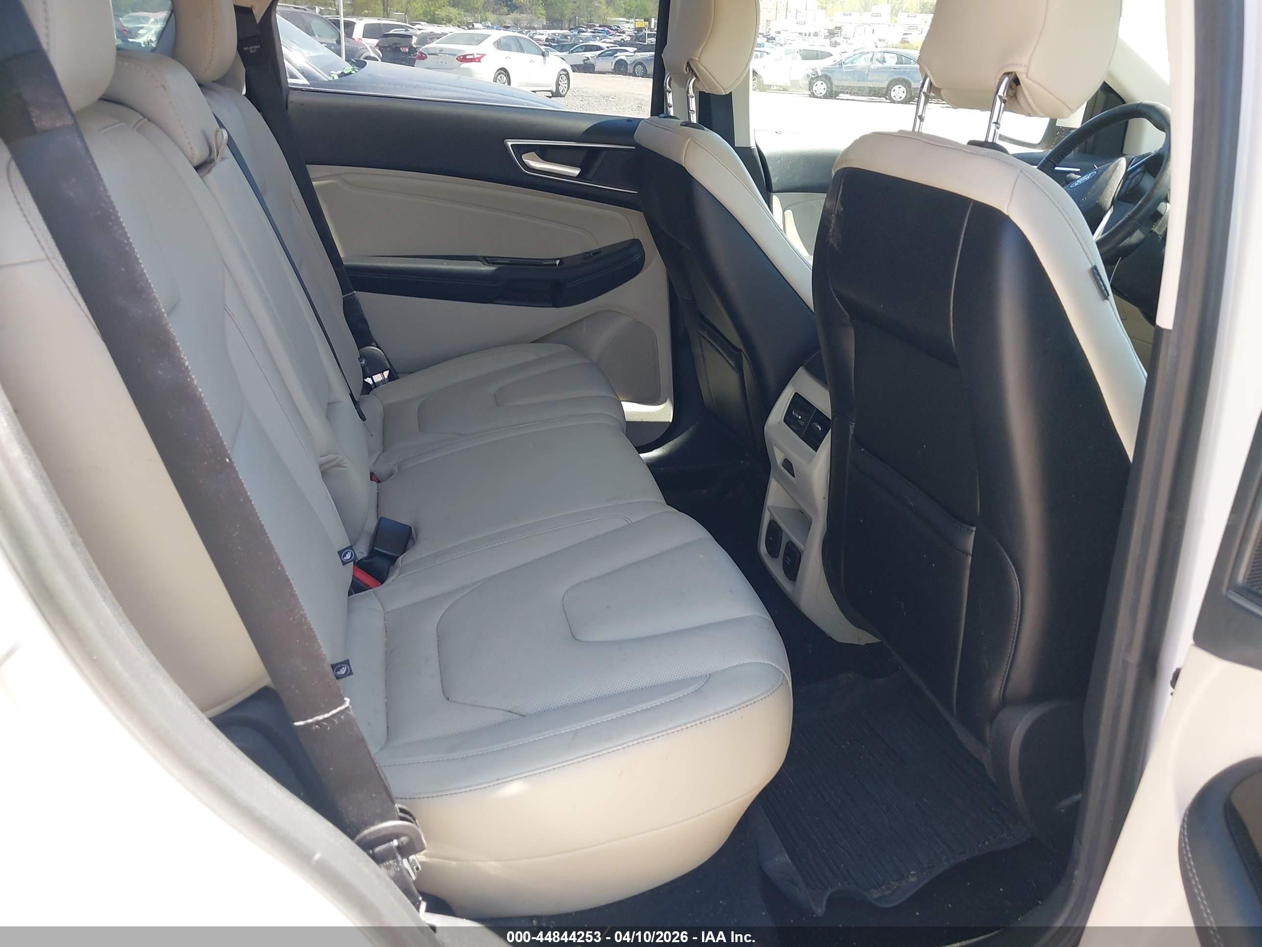 FORD EDGE image 8