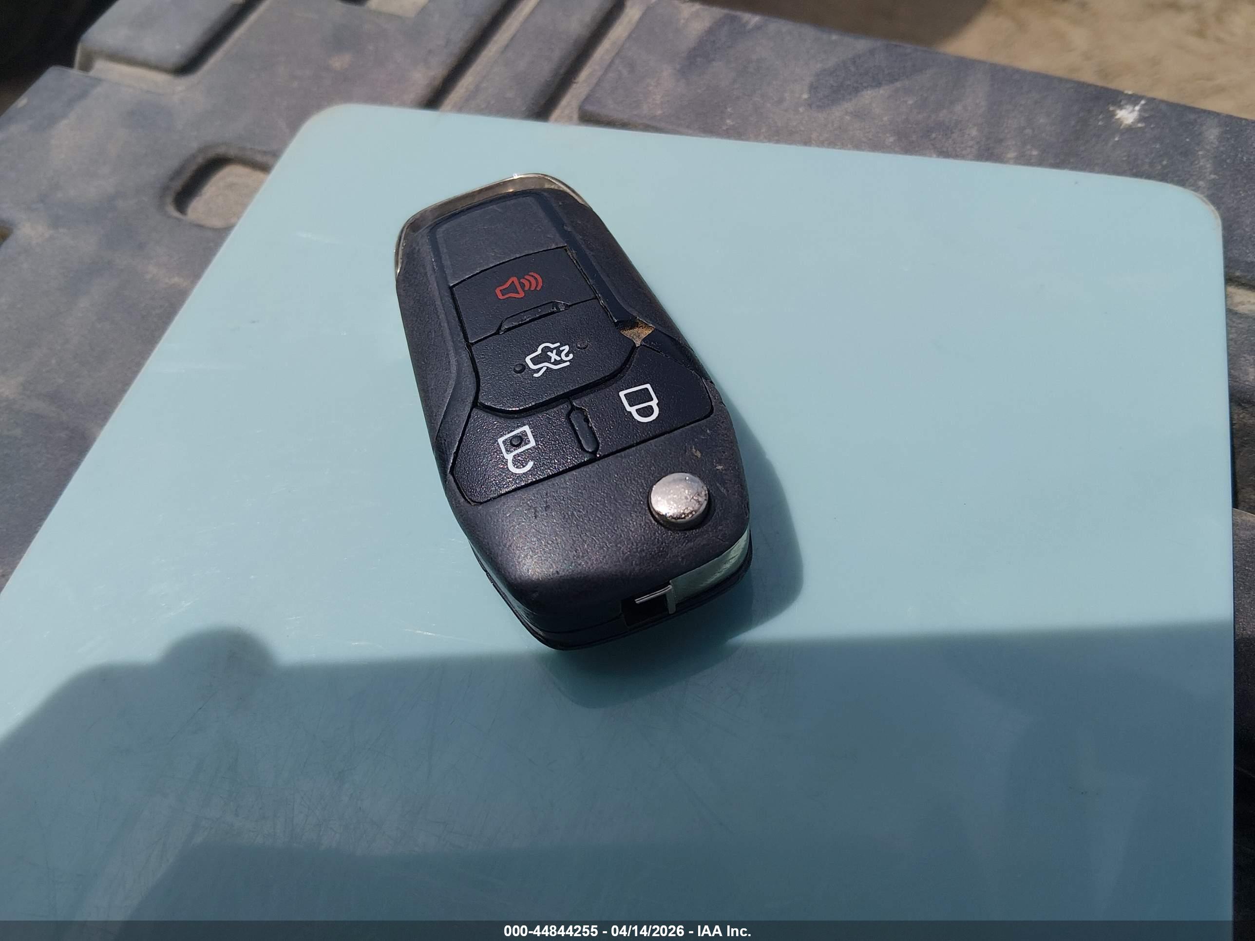 FORD FUSION image 11