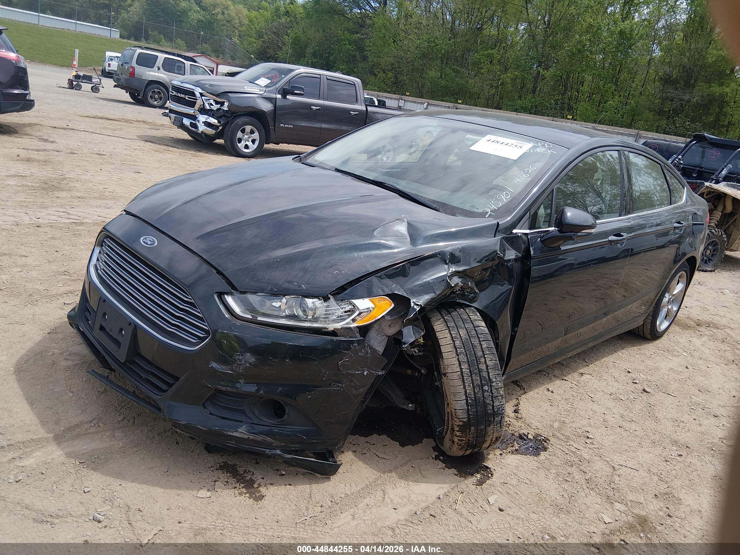 FORD FUSION image 2