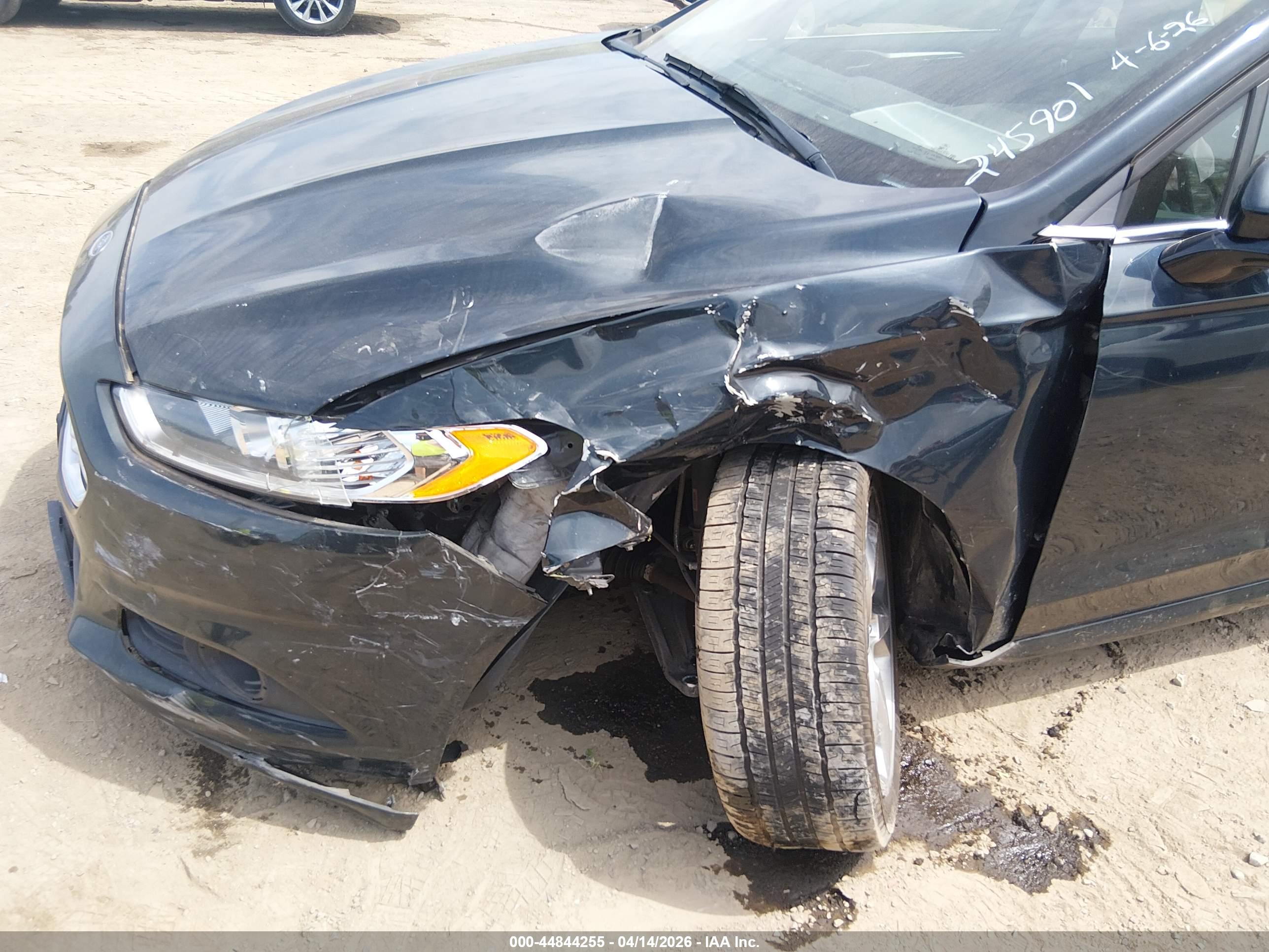 FORD FUSION image 6