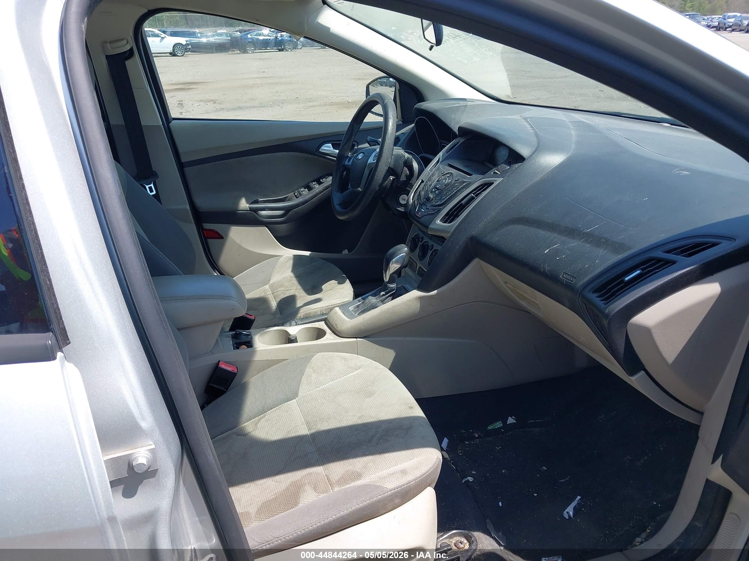 FORD FOCUS image 5