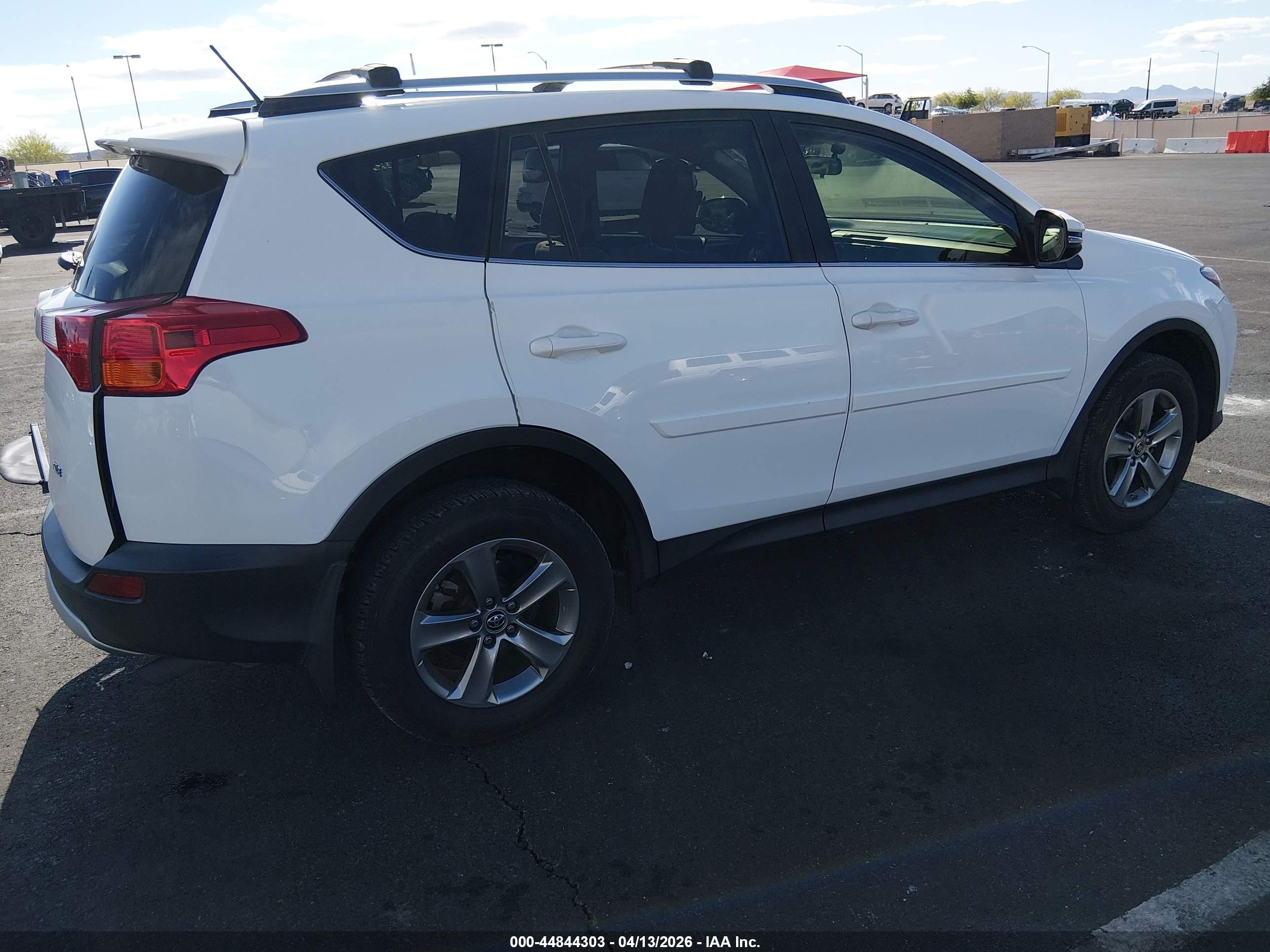 TOYOTA RAV4 image 4