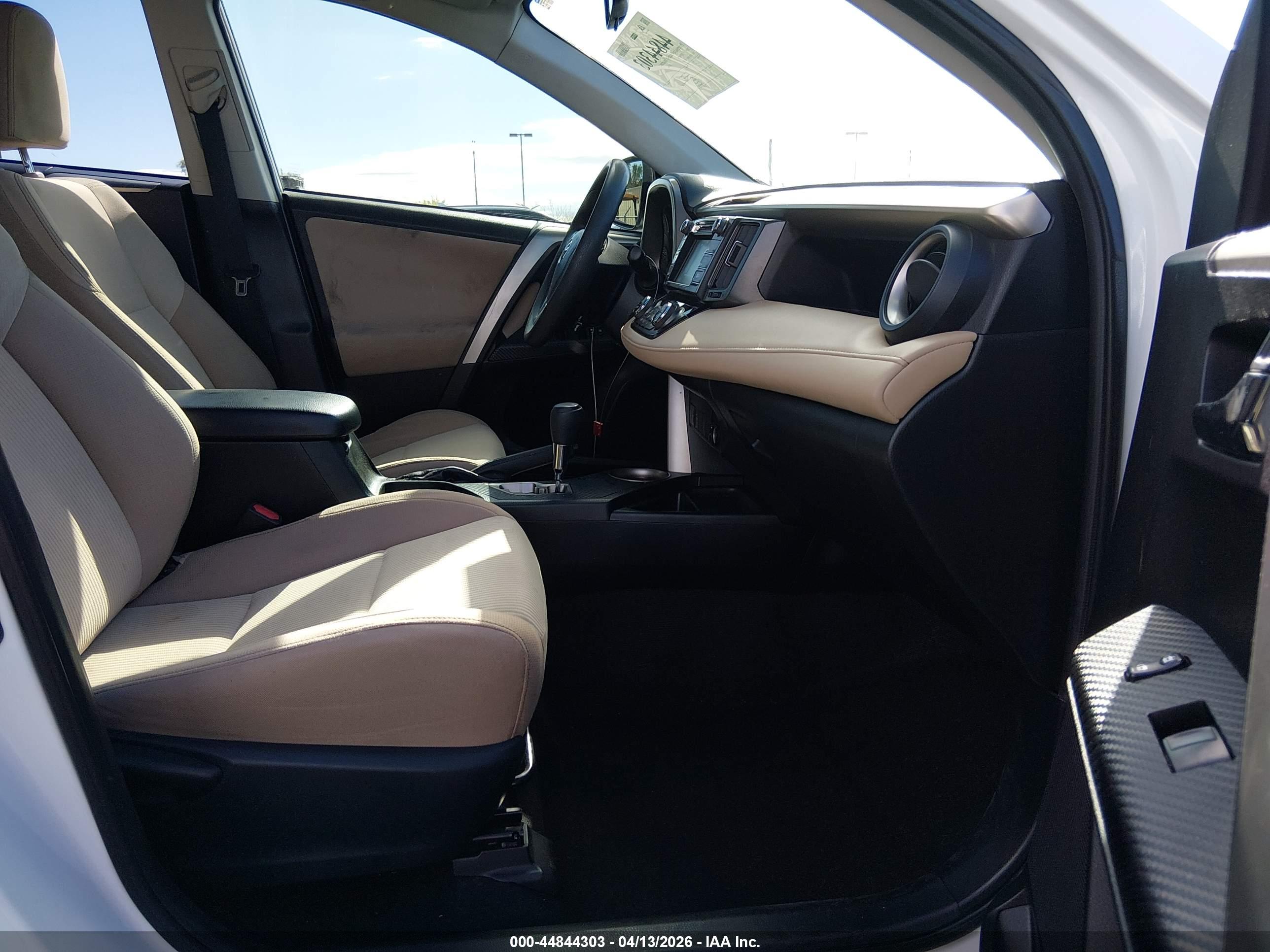 TOYOTA RAV4 image 5