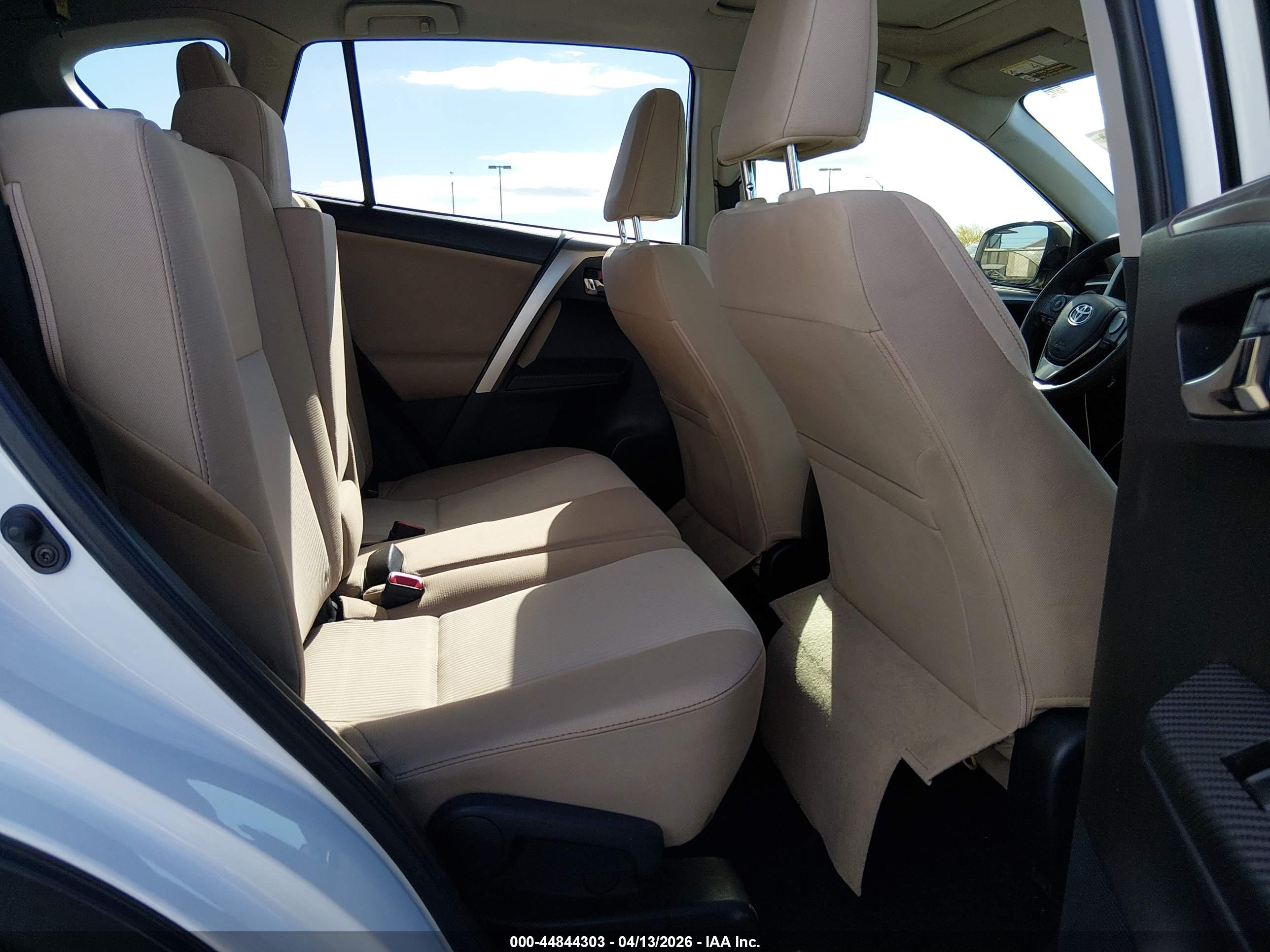 TOYOTA RAV4 image 8