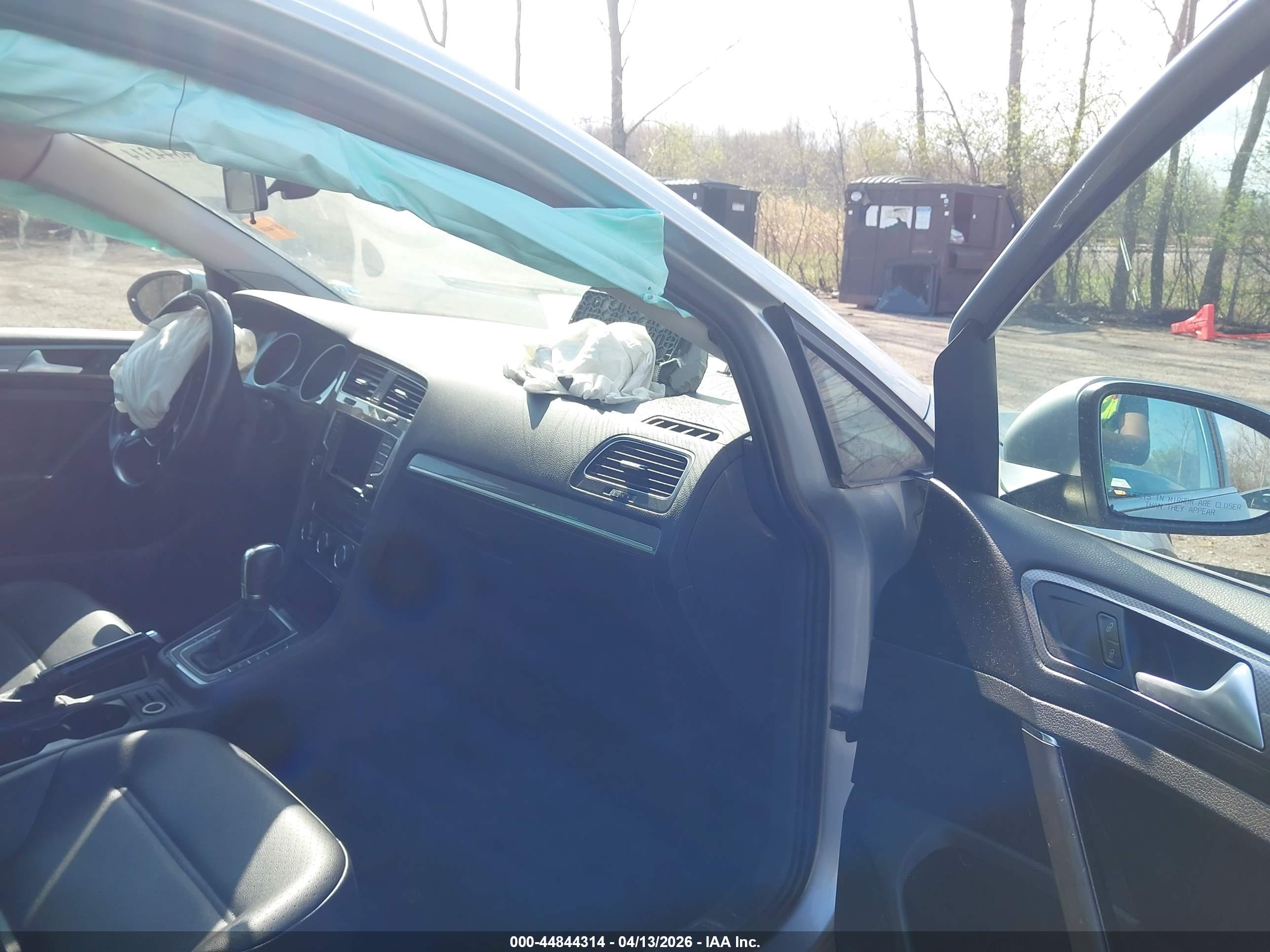 VOLKSWAGEN GOLF image 5