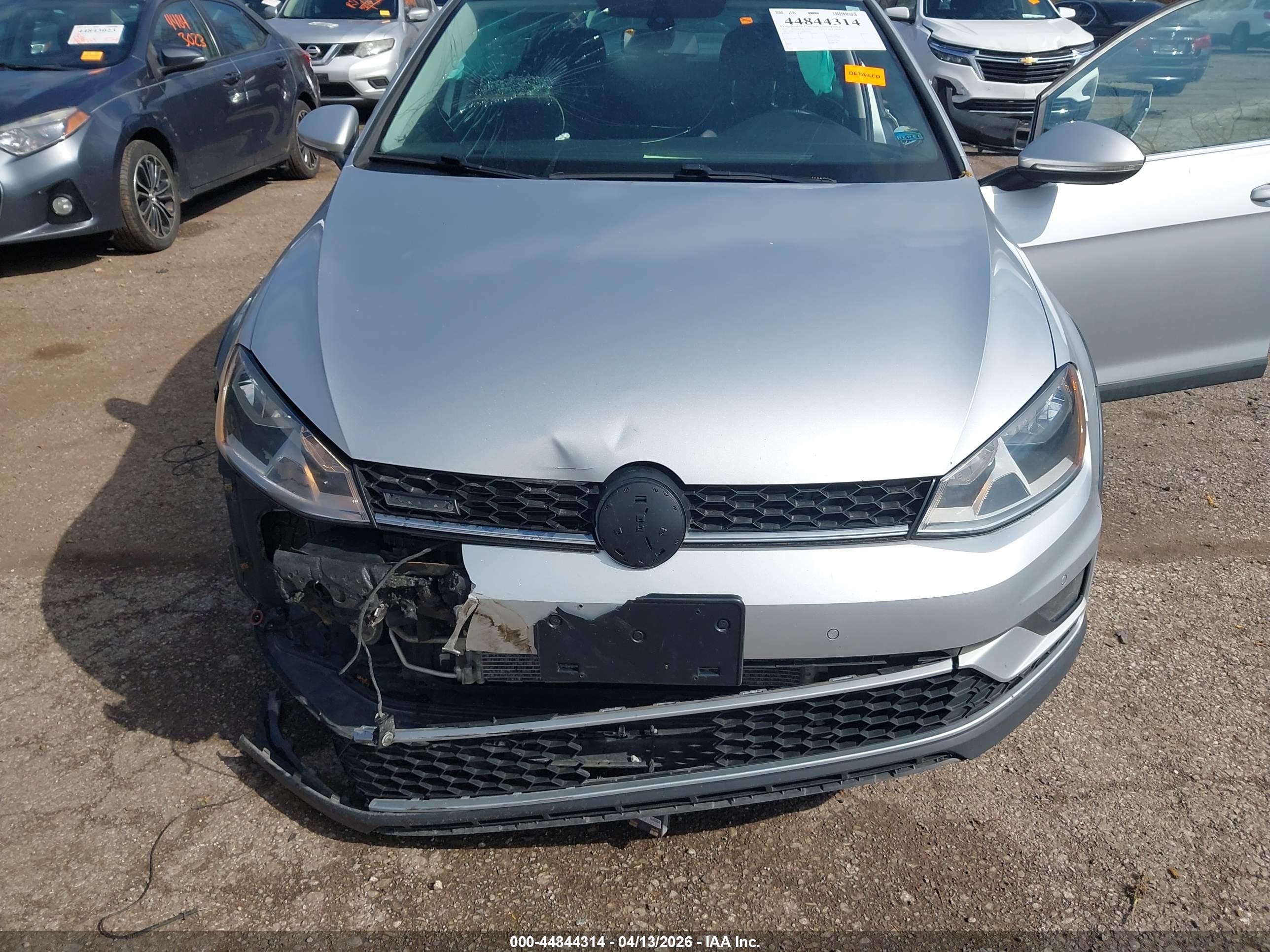VOLKSWAGEN GOLF image 6