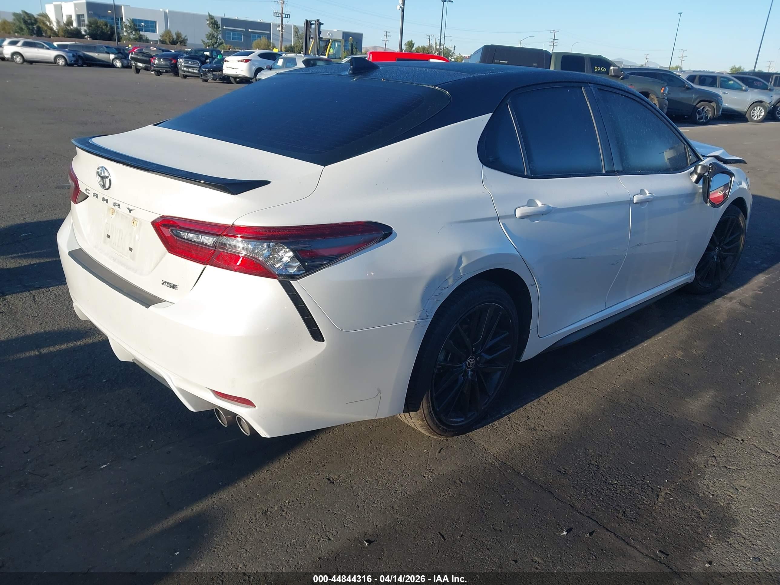 TOYOTA CAMRY image 4