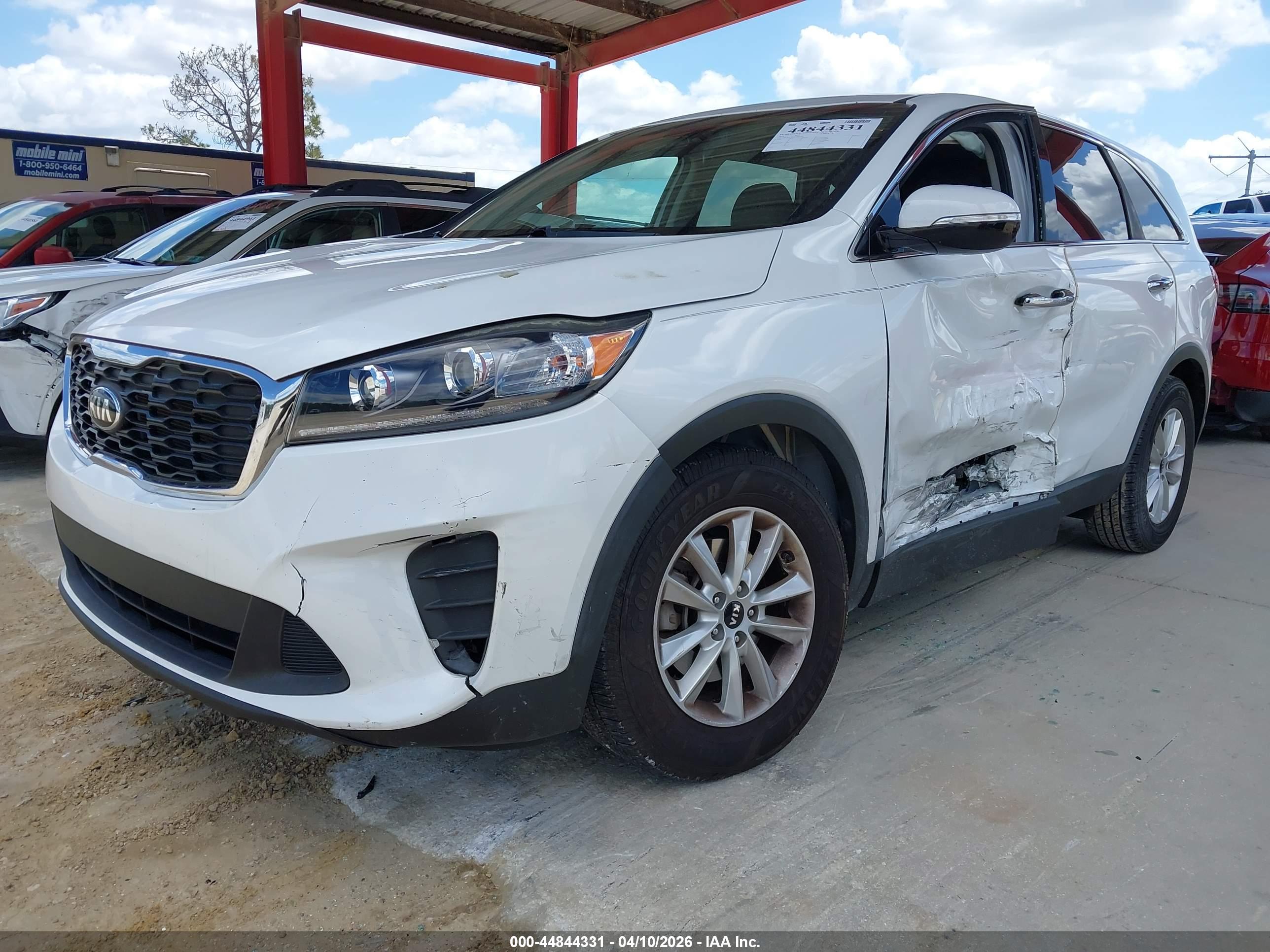 KIA SORENTO image 2