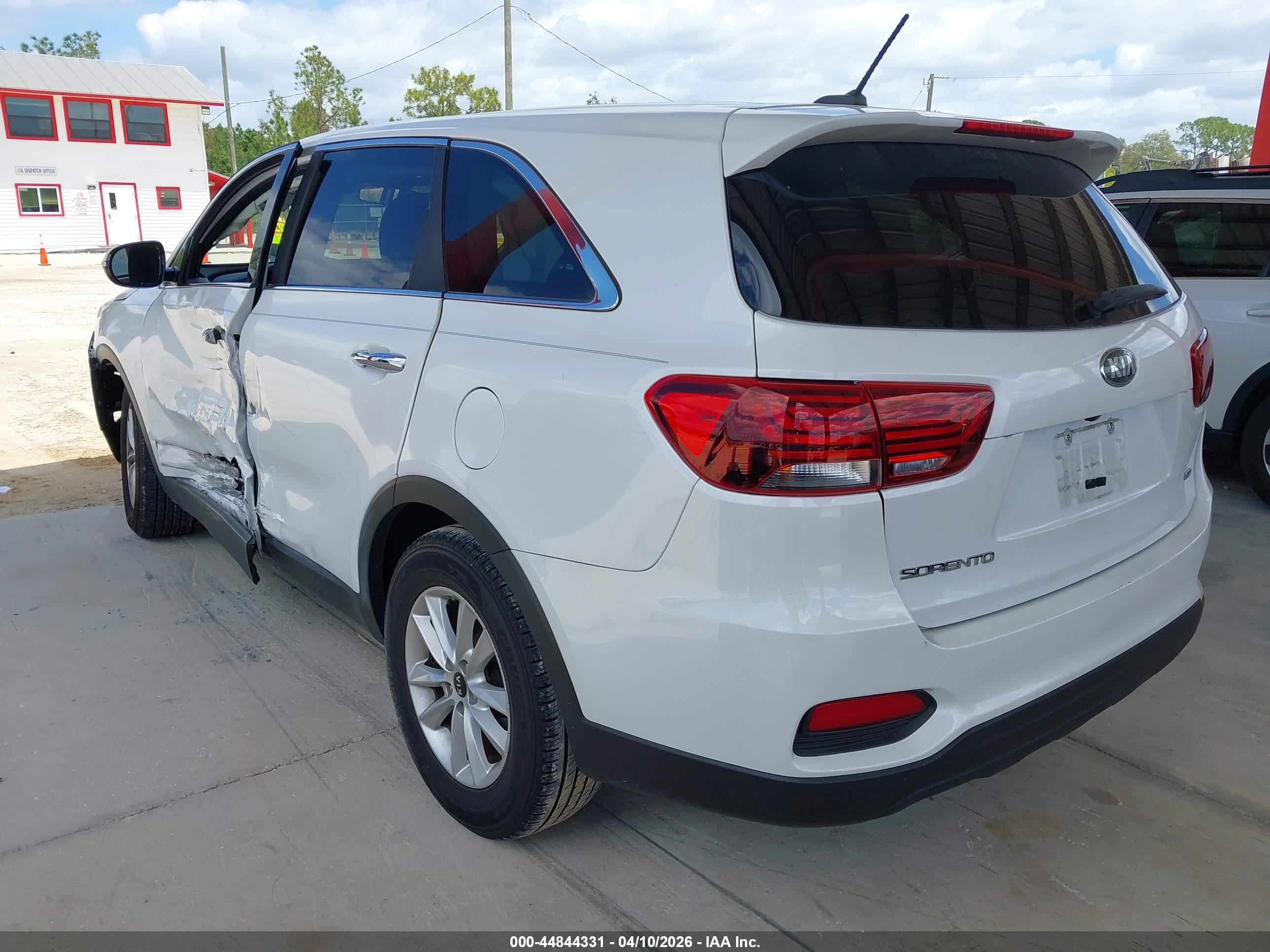 KIA SORENTO image 3