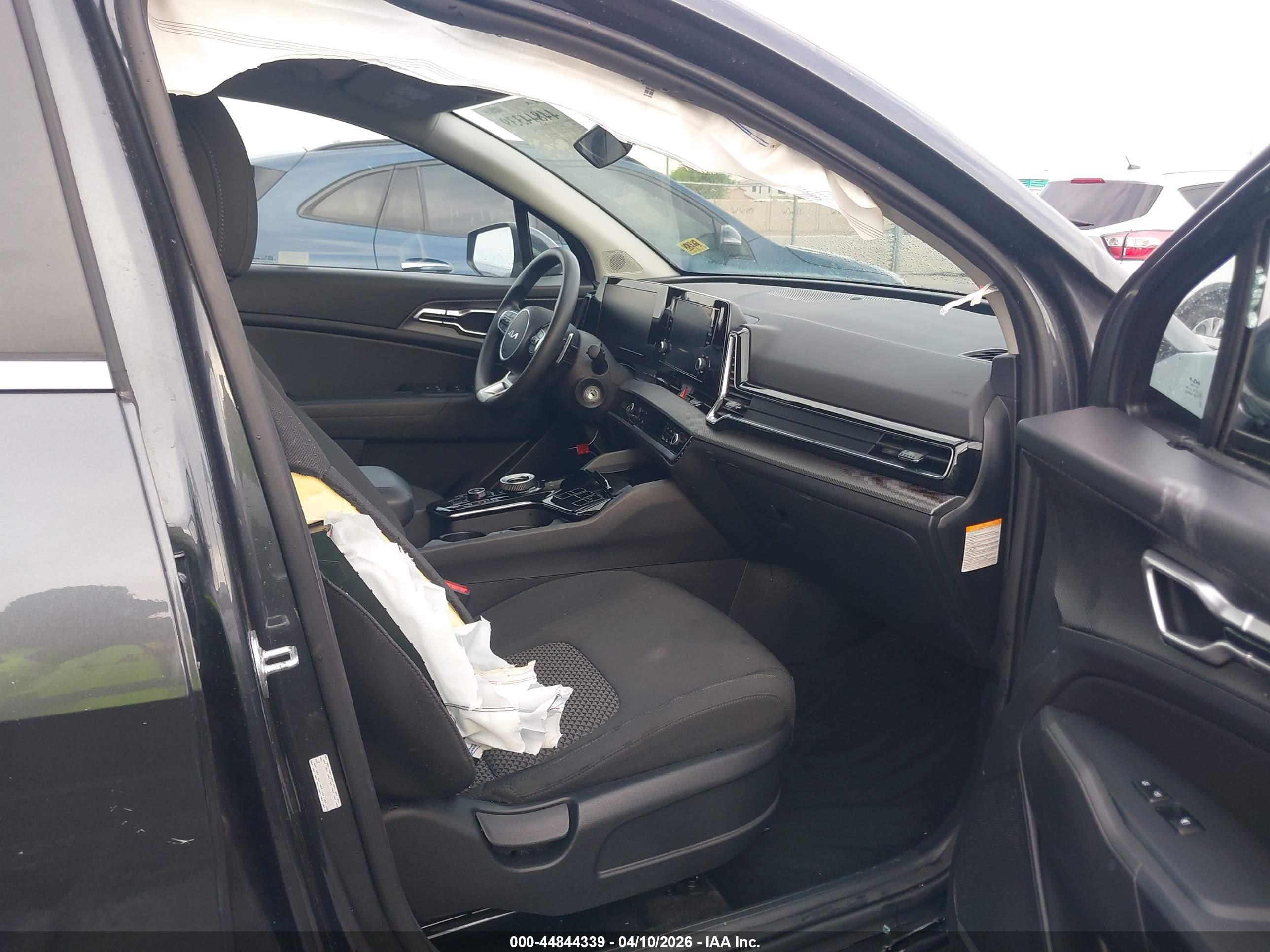 KIA SPORTAGE image 5