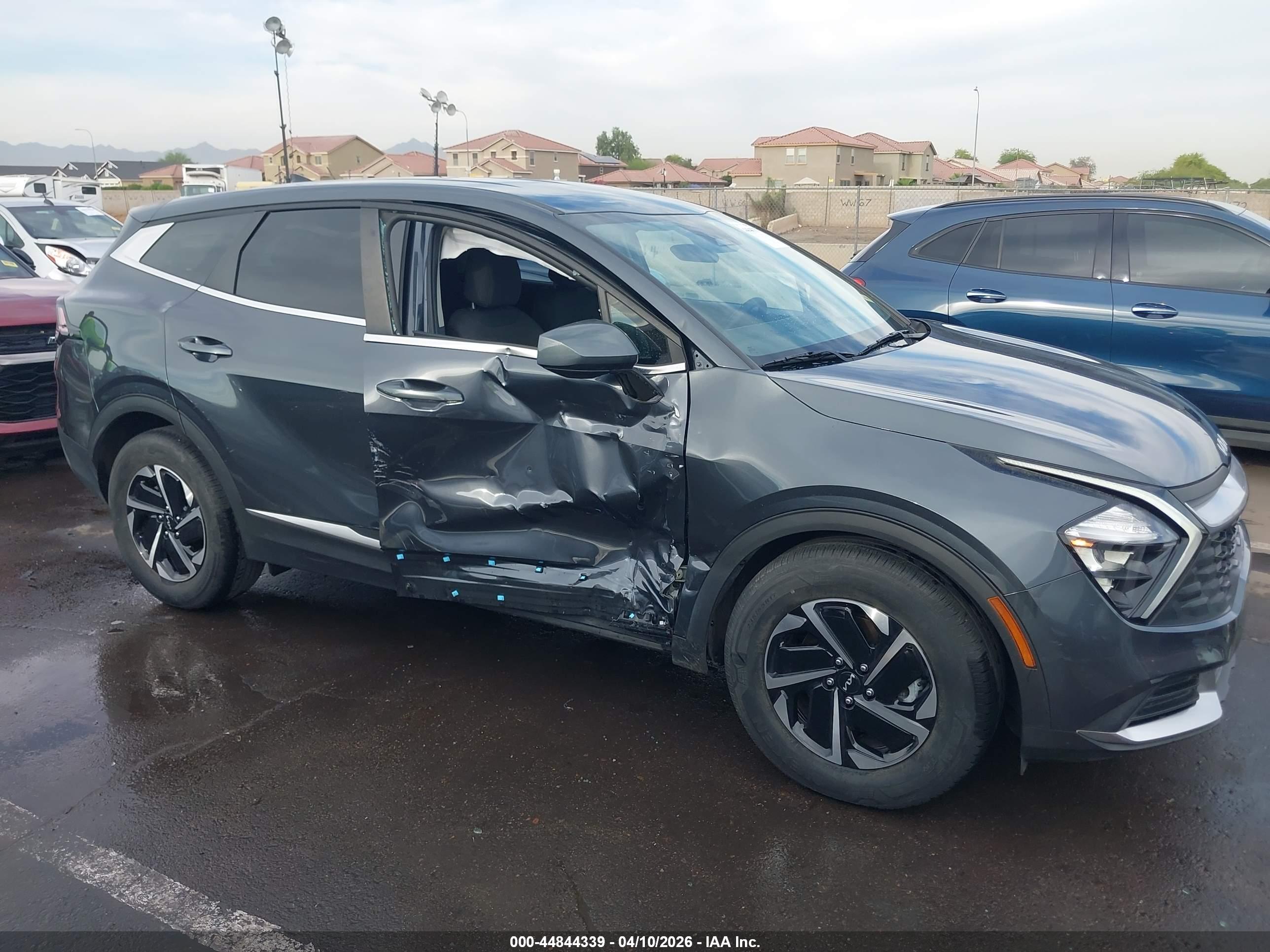 KIA SPORTAGE image 6