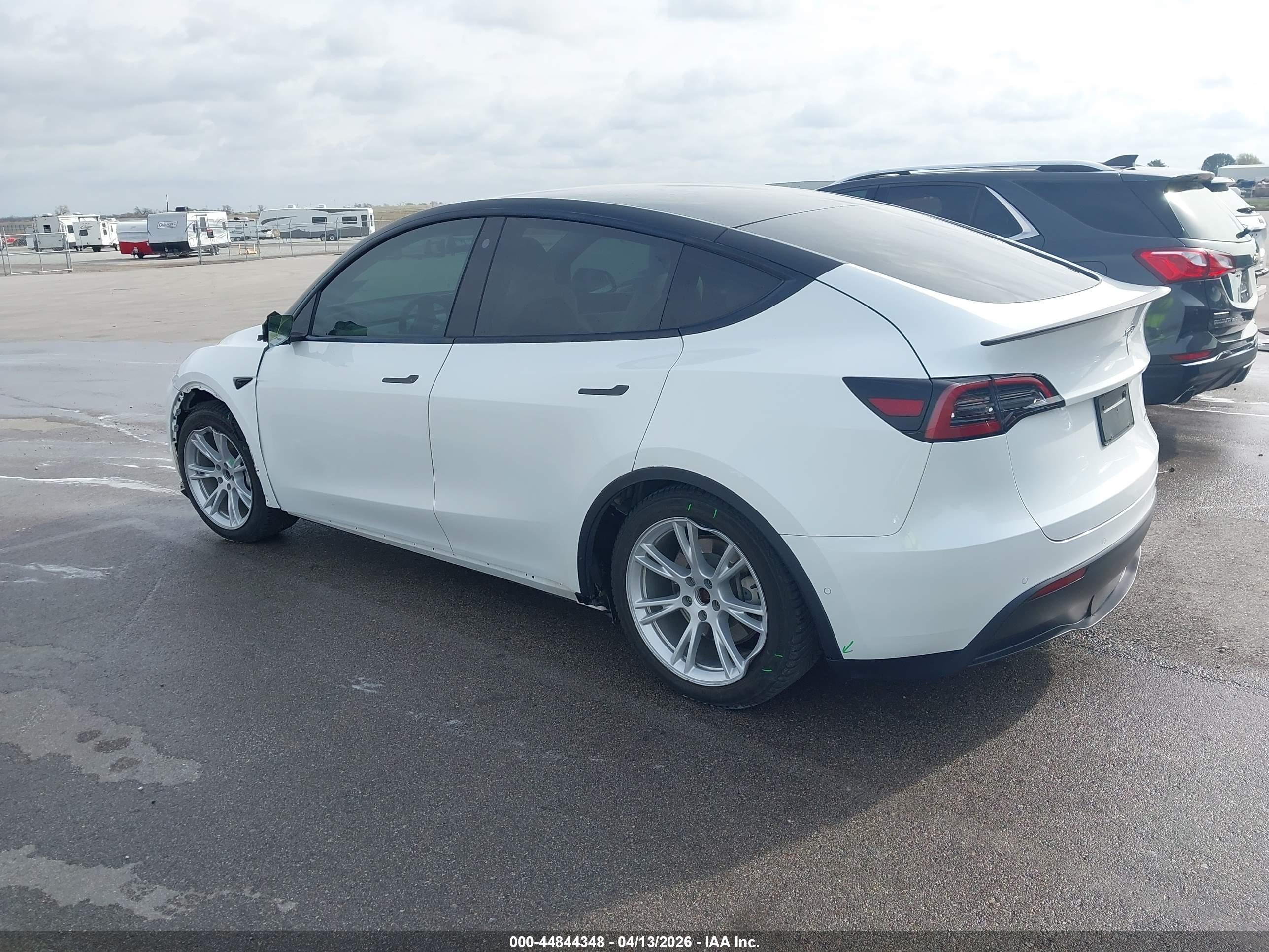TESLA MODEL image 3