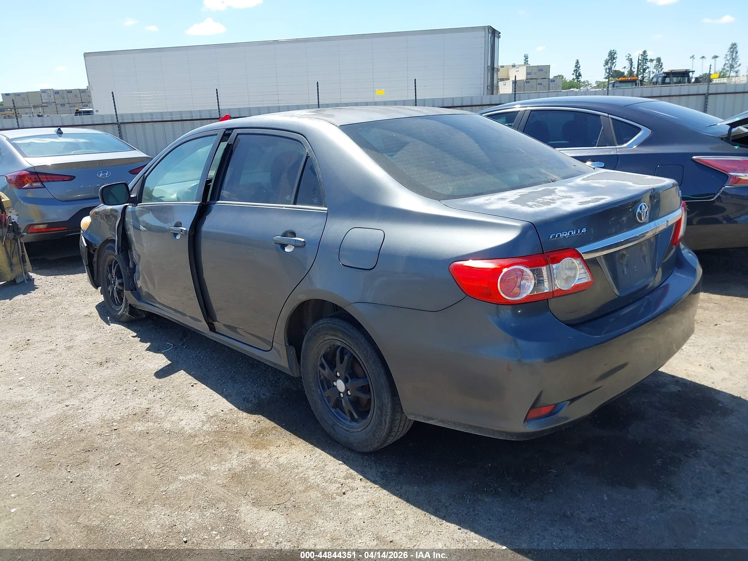 TOYOTA COROLLA image 3