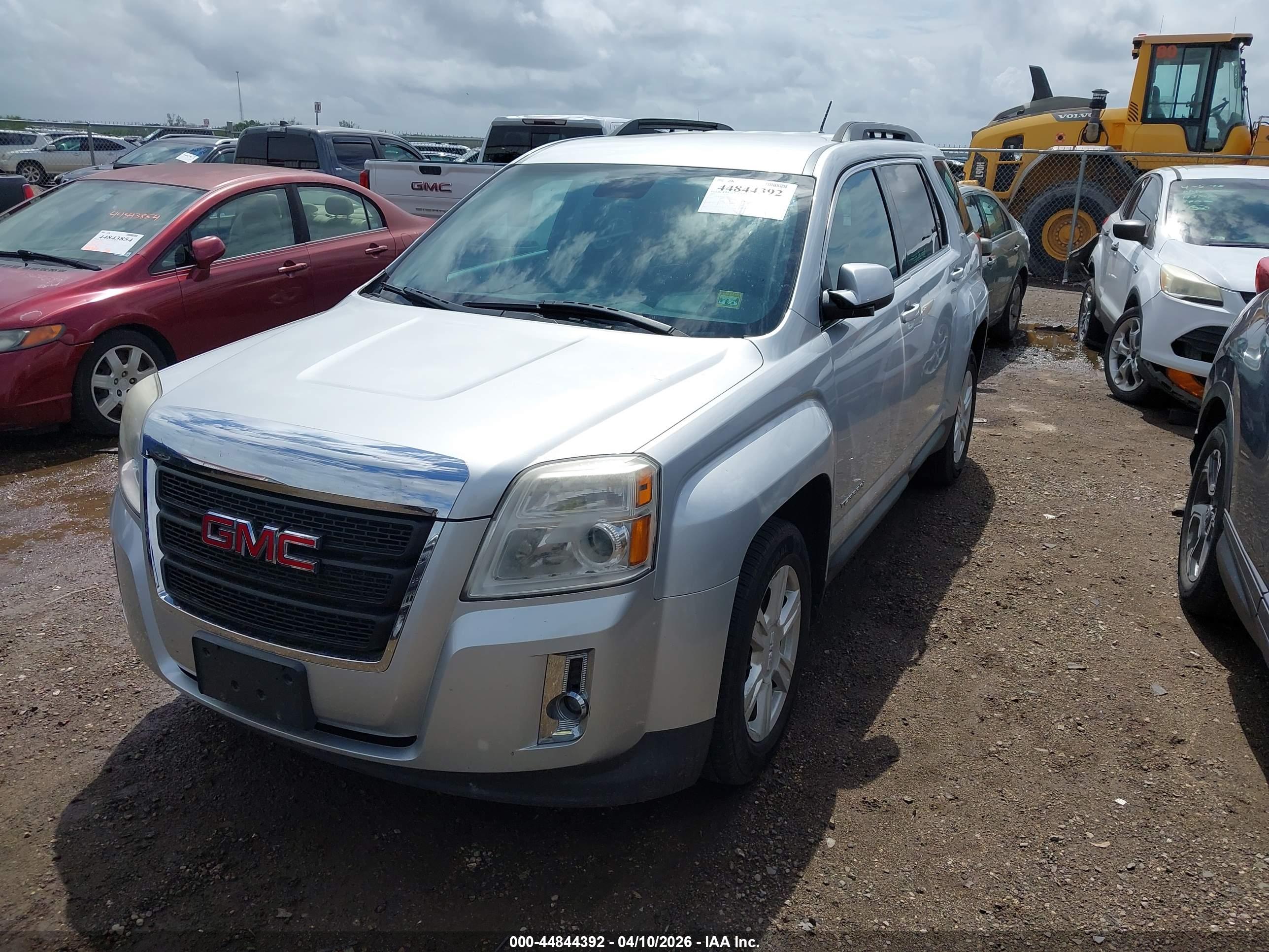 GMC TERRAIN image 2