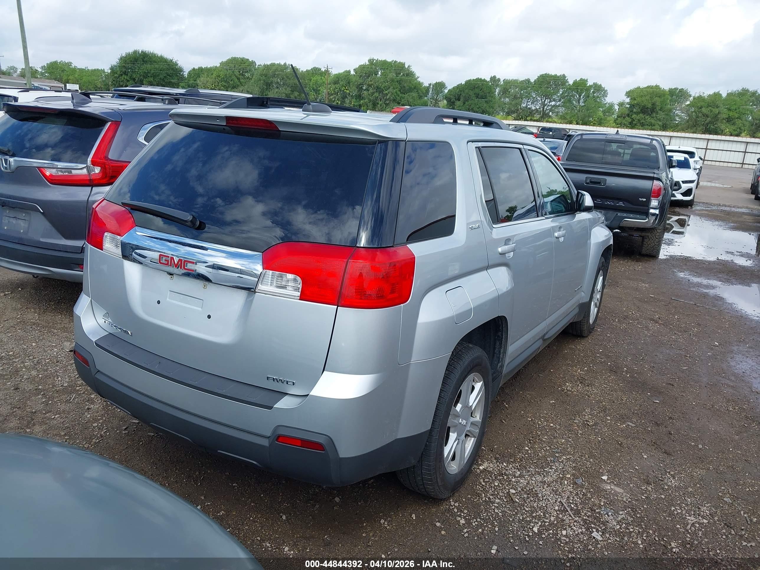 GMC TERRAIN image 4