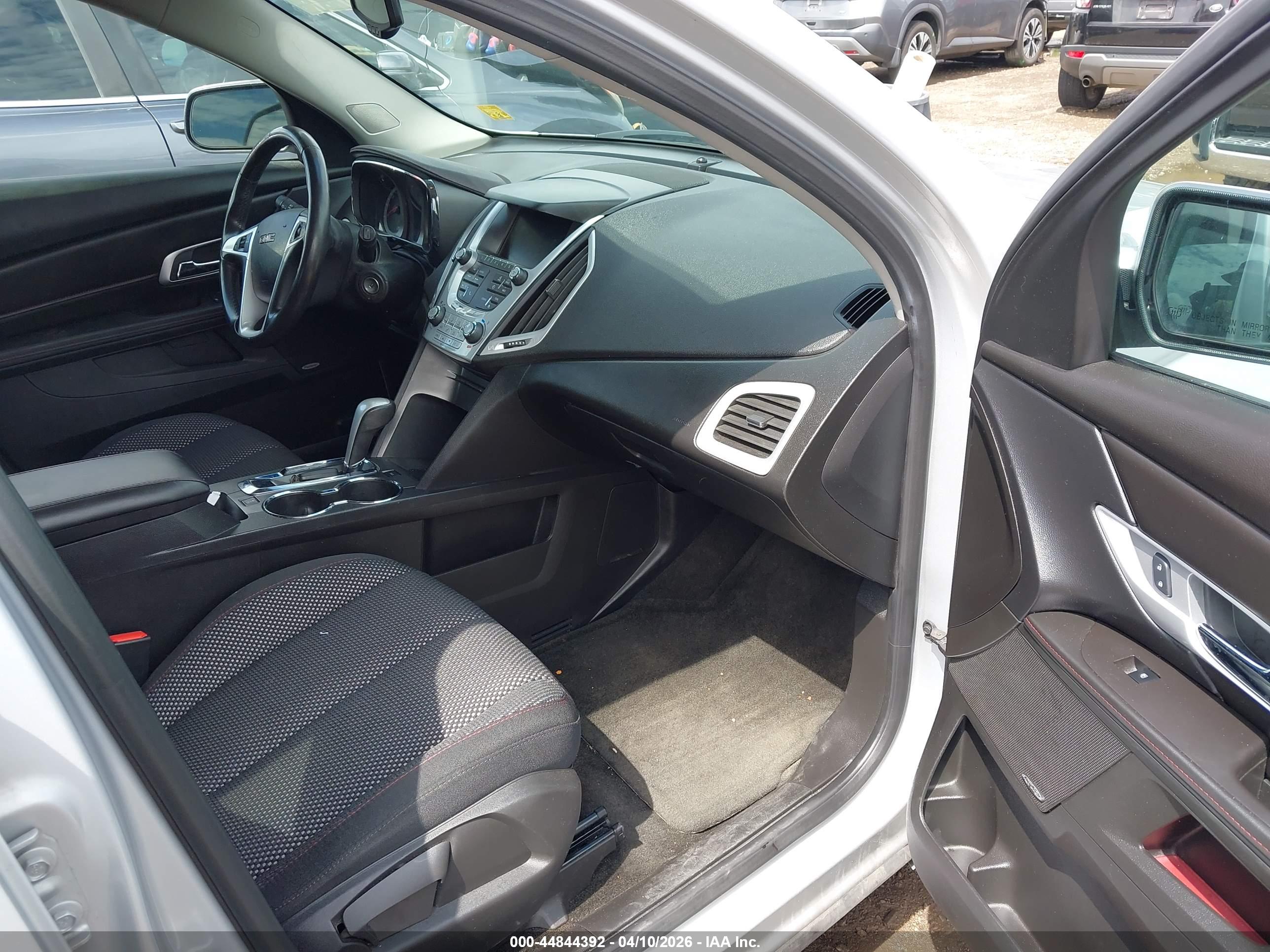 GMC TERRAIN image 5