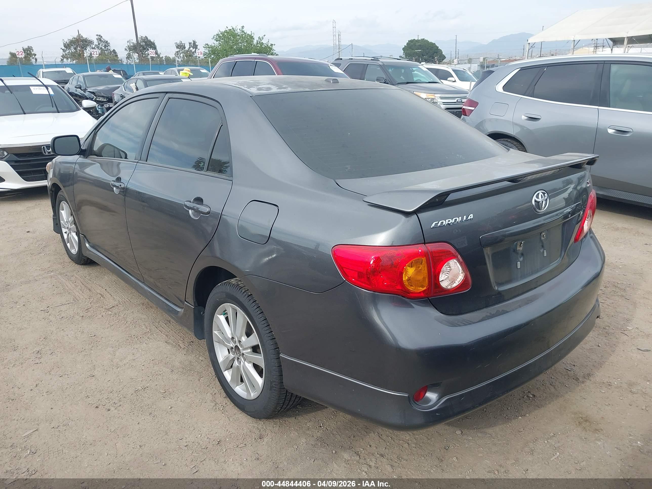 TOYOTA COROLLA image 3