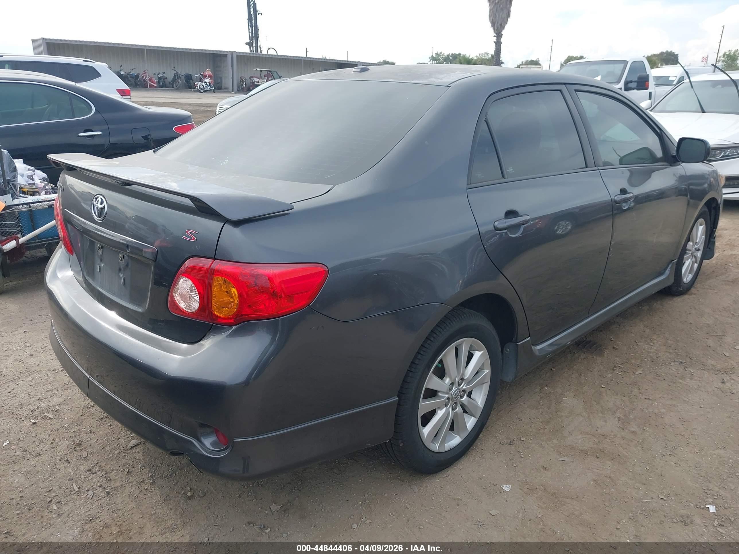 TOYOTA COROLLA image 4
