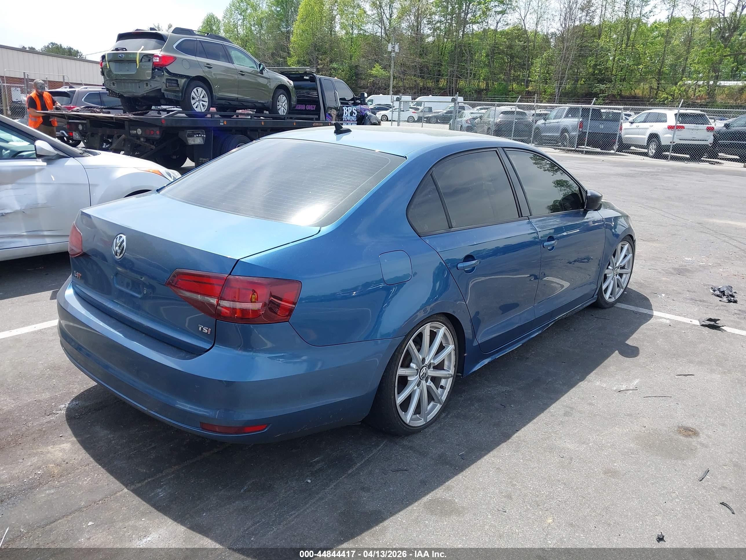 VOLKSWAGEN JETTA image 4