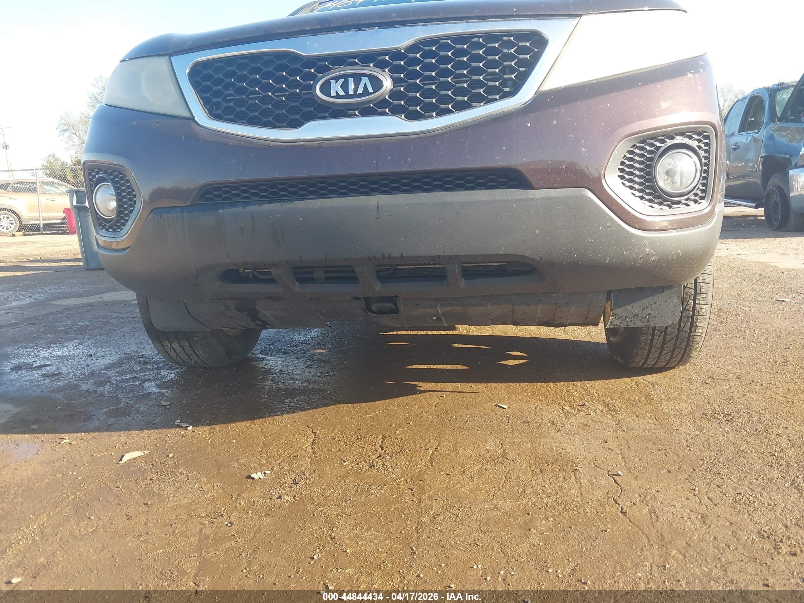 KIA SORENTO image 6