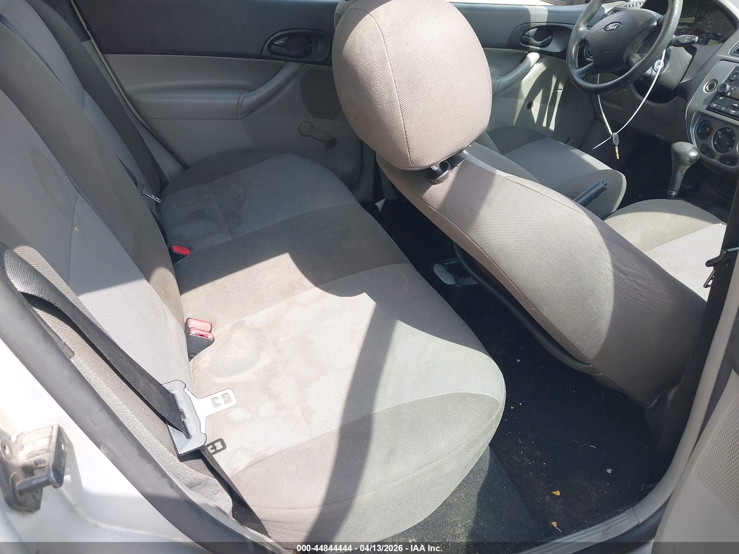 FORD FOCUS image 8