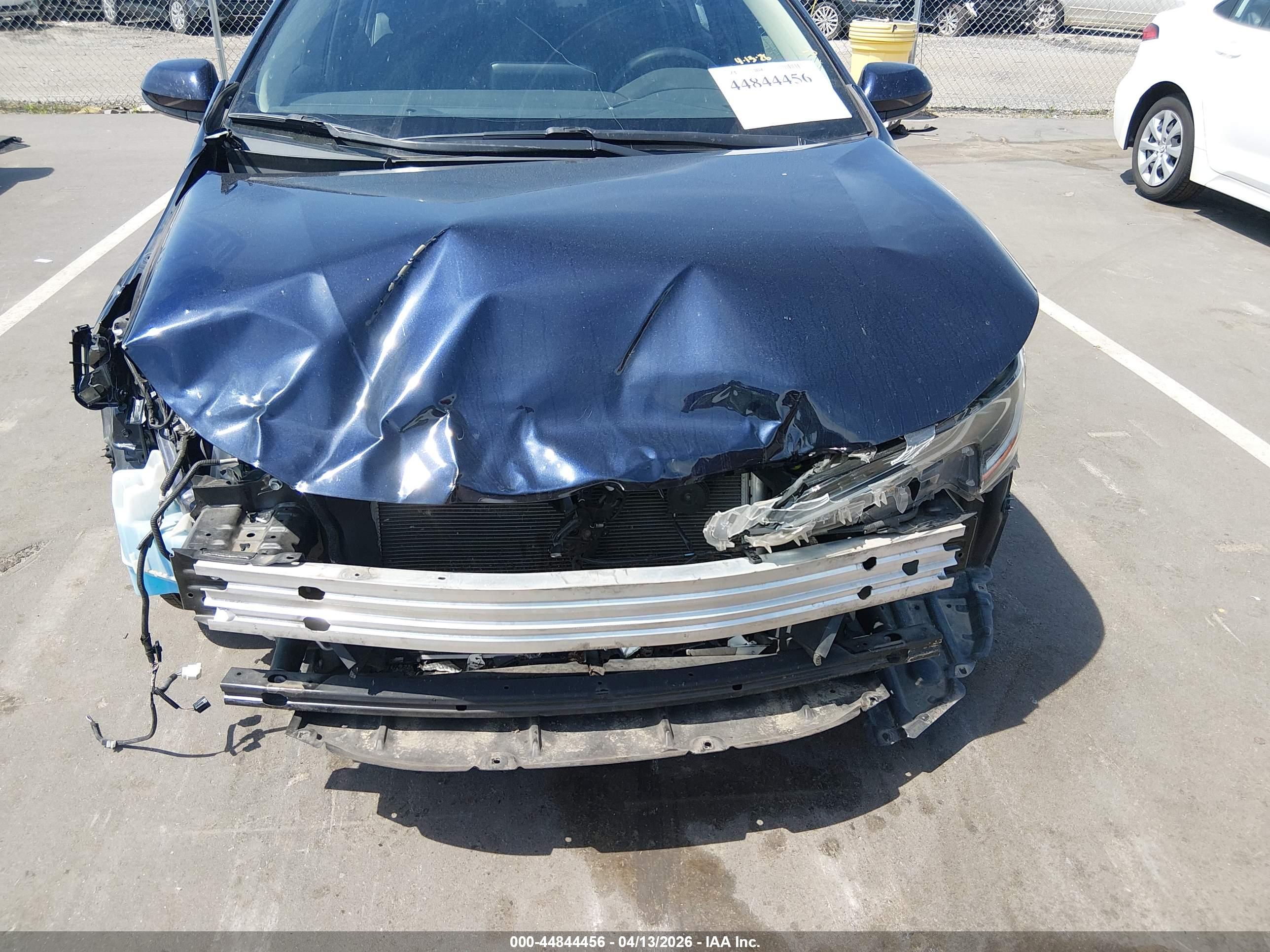 TOYOTA COROLLA image 6