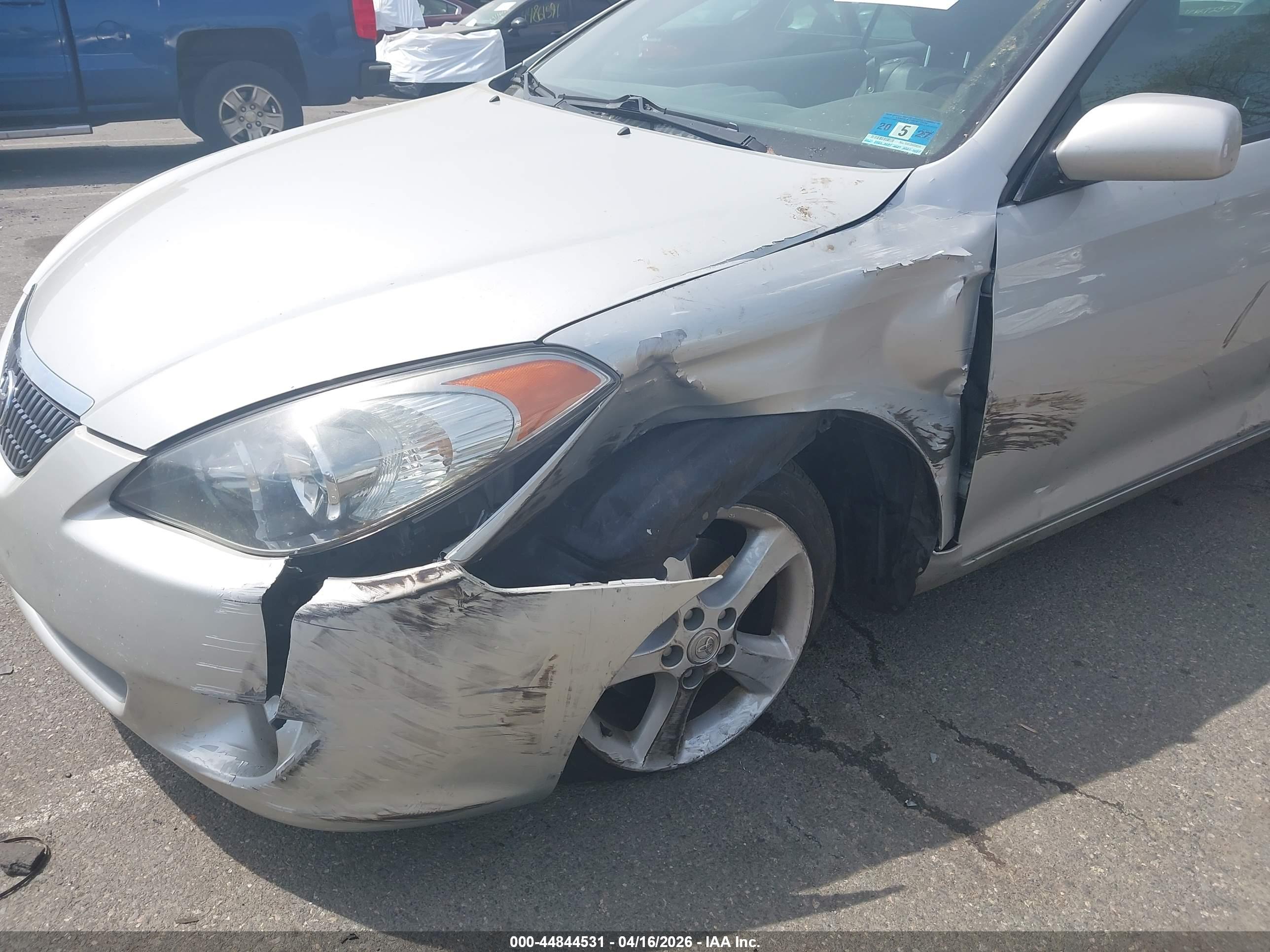 TOYOTA CAMRY image 6