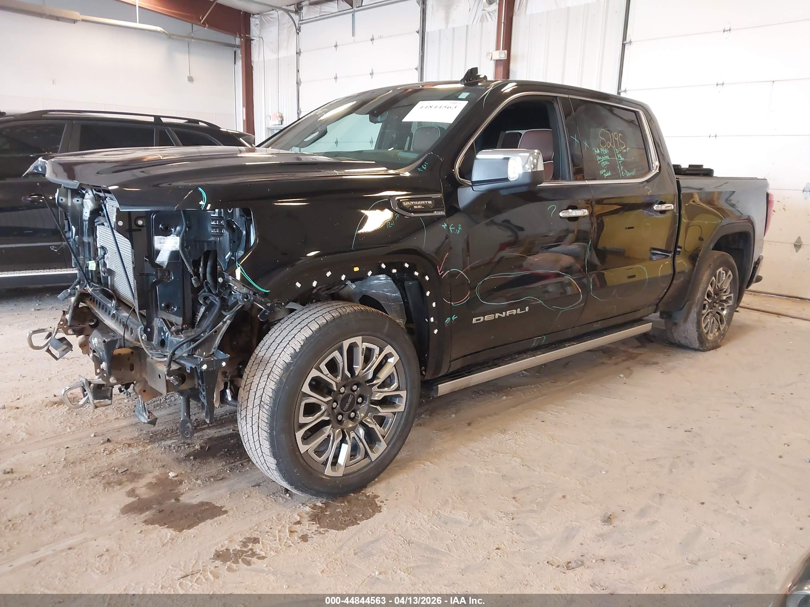 GMC SIERRA image 2