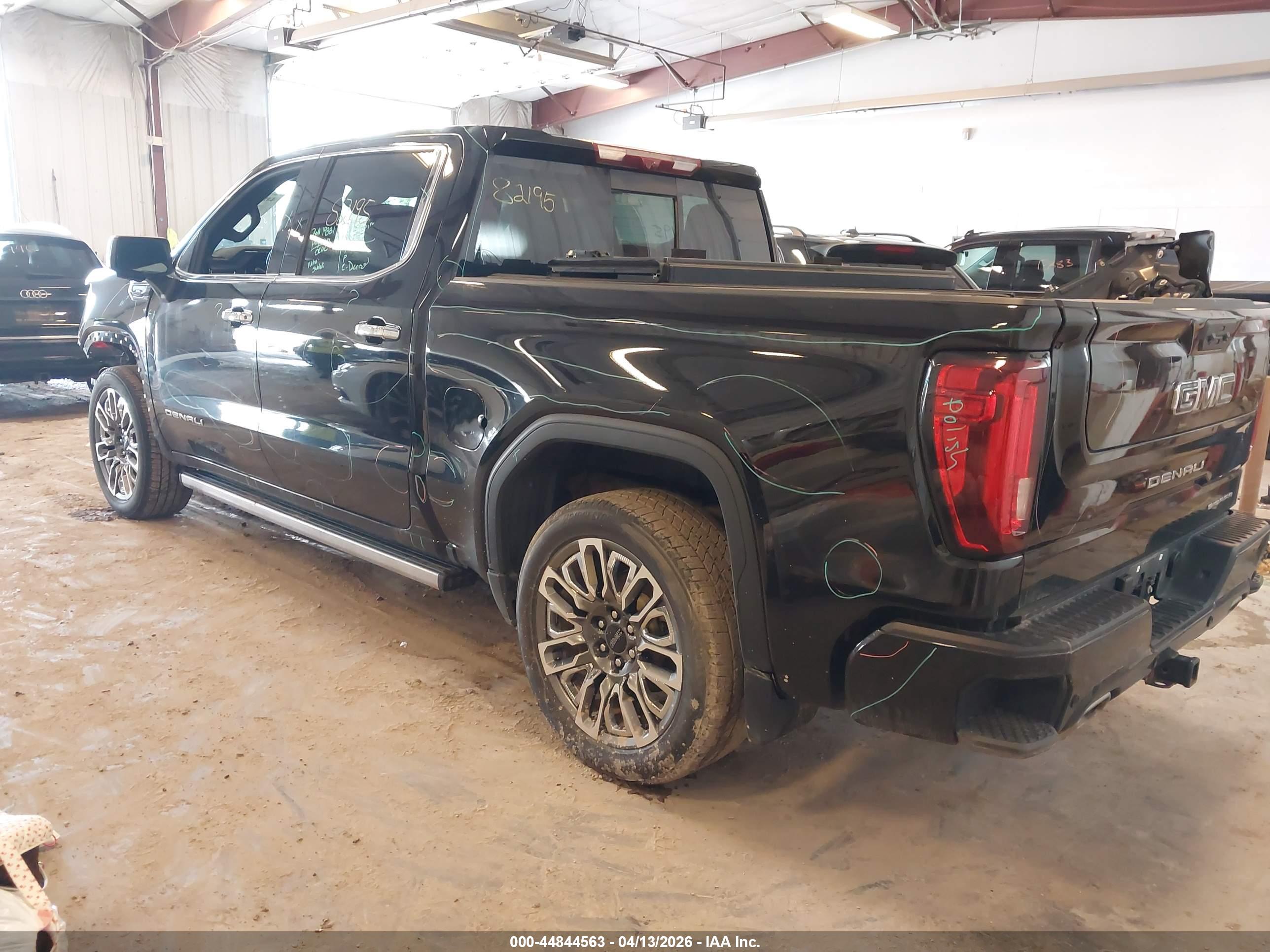 GMC SIERRA image 3