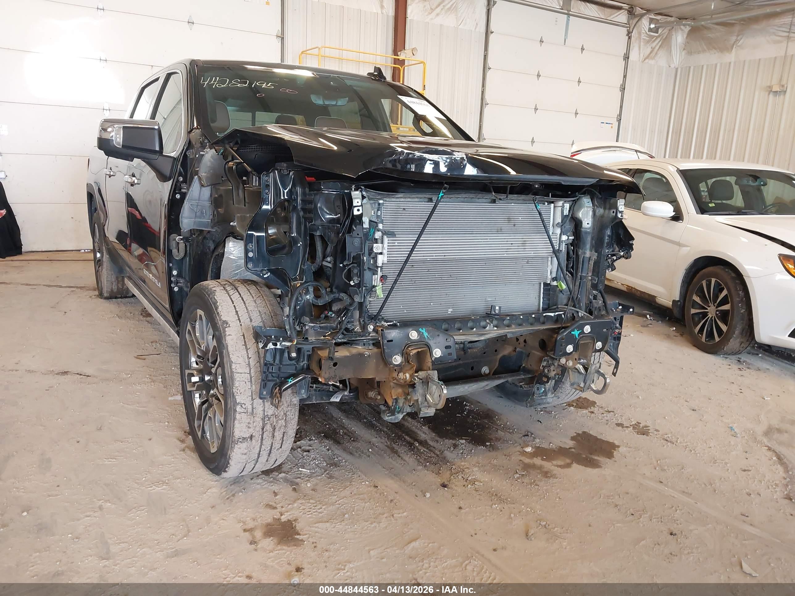 GMC SIERRA image 6