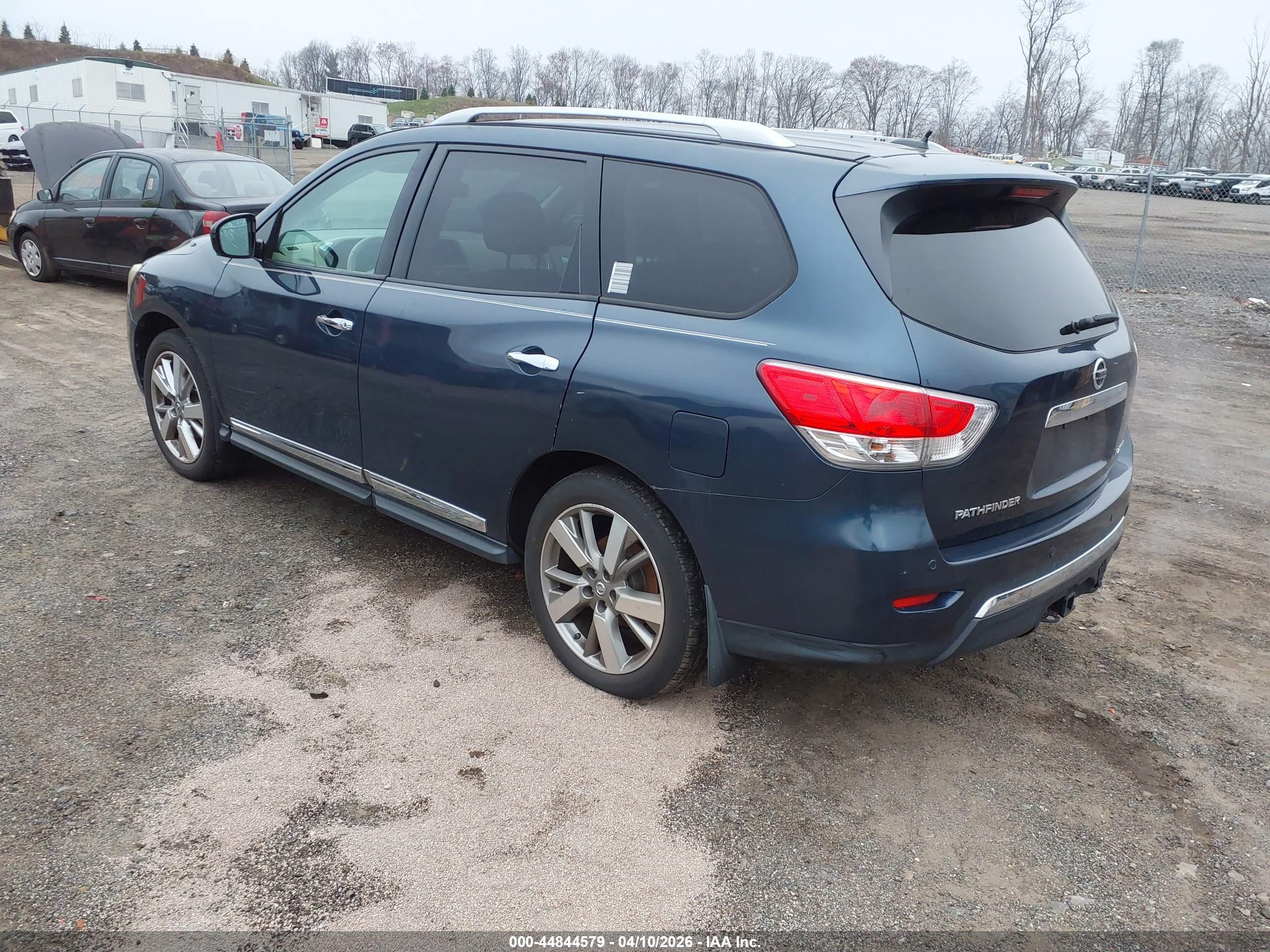 NISSAN PATHFINDER image 3