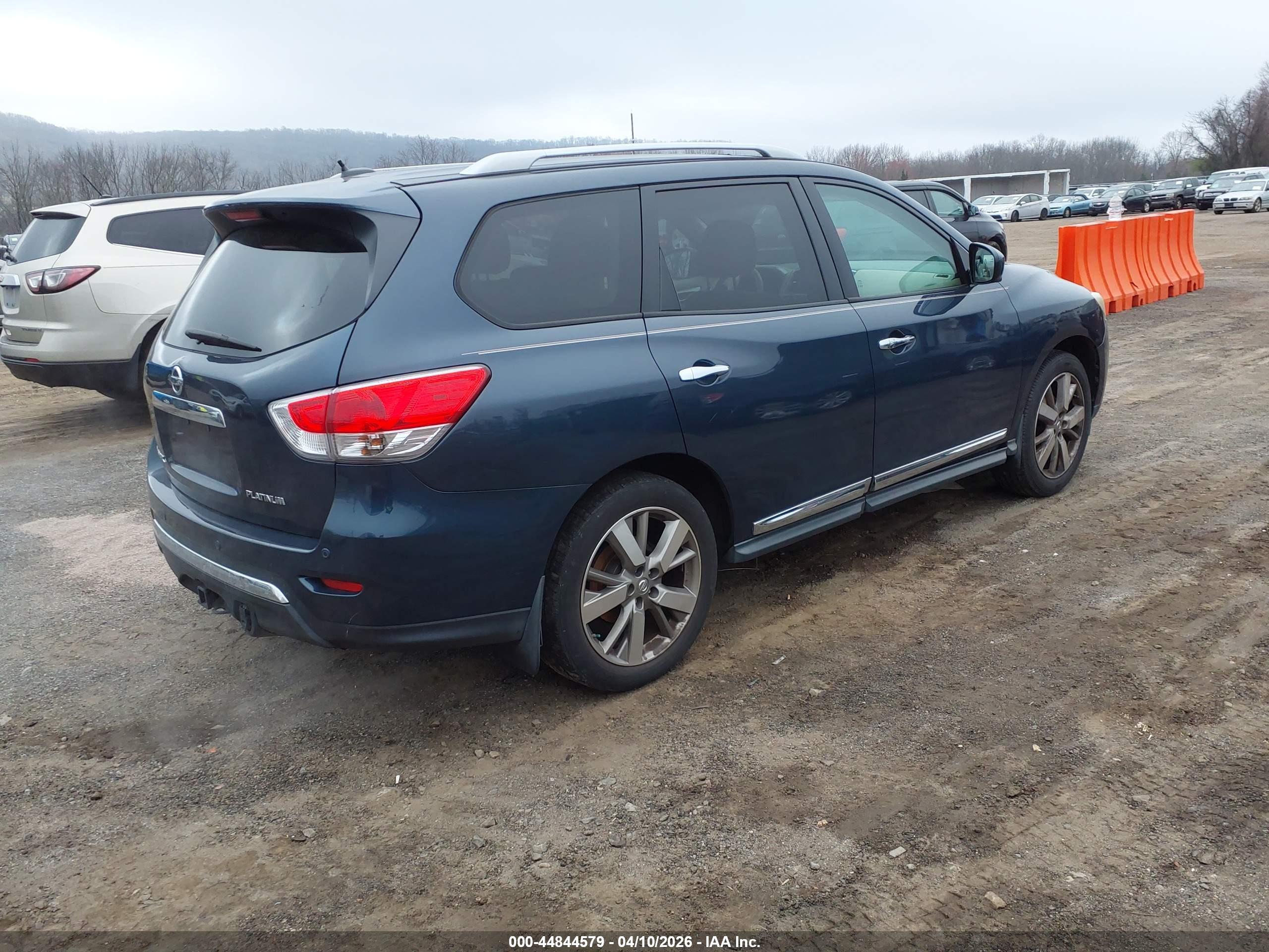 NISSAN PATHFINDER image 4