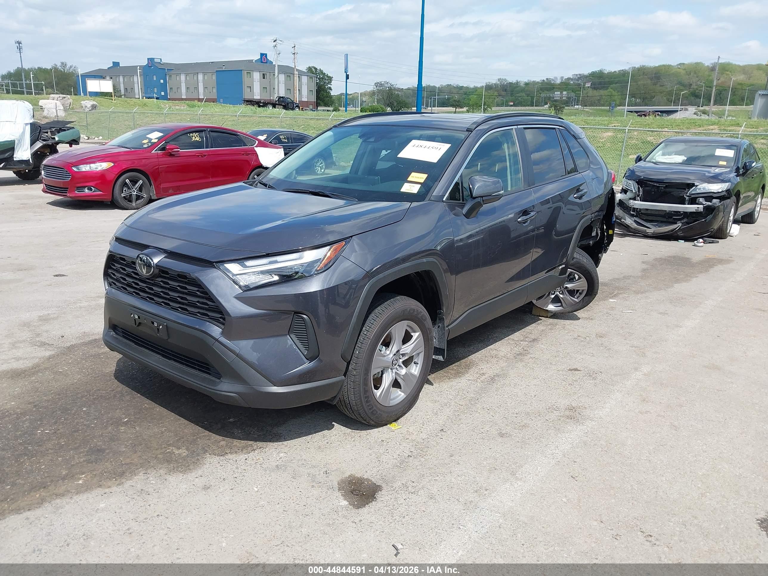 TOYOTA RAV4 image 2