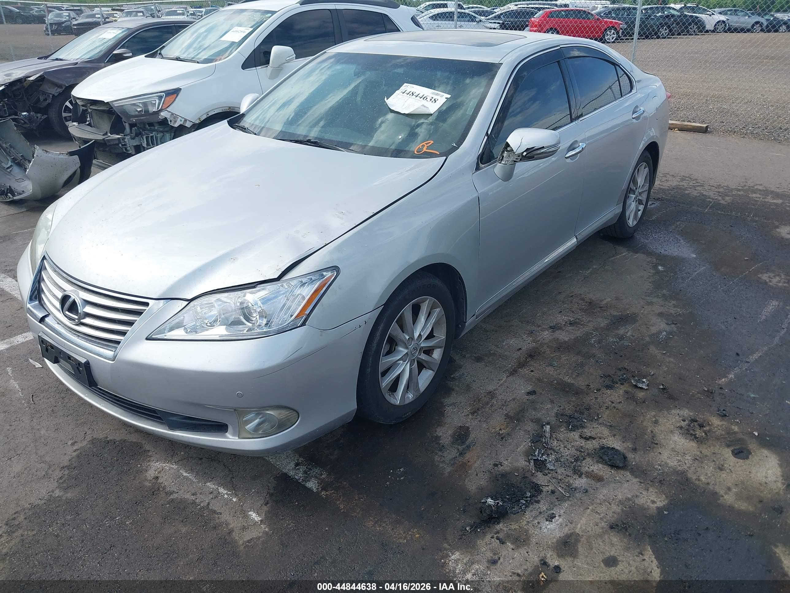 LEXUS ES image 2