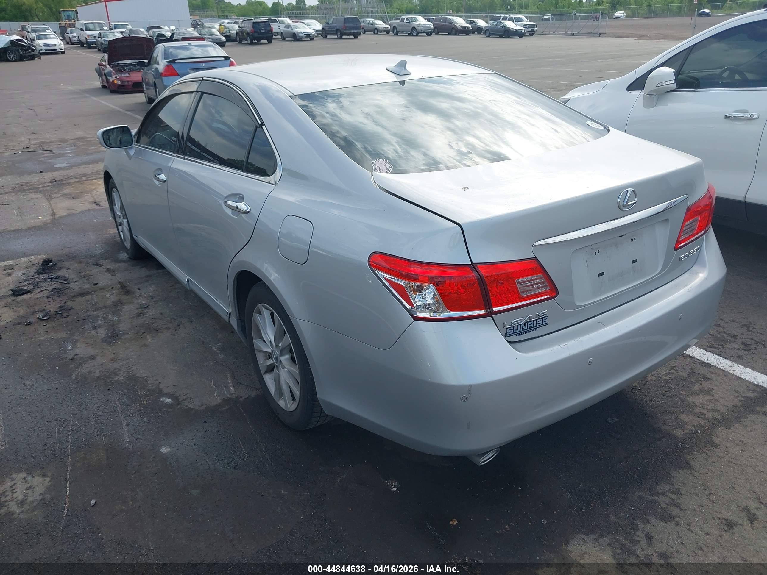 LEXUS ES image 3