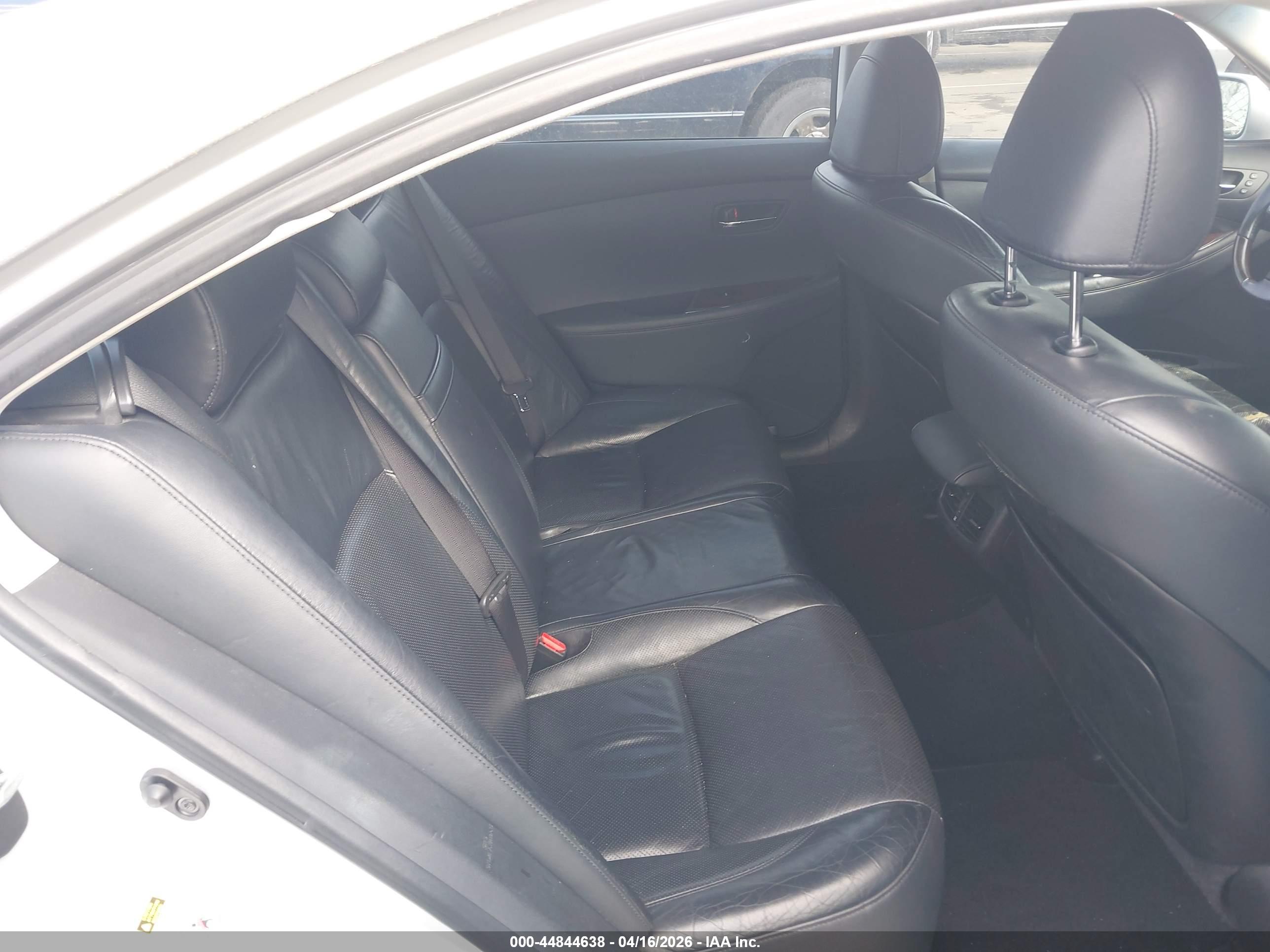 LEXUS ES image 8