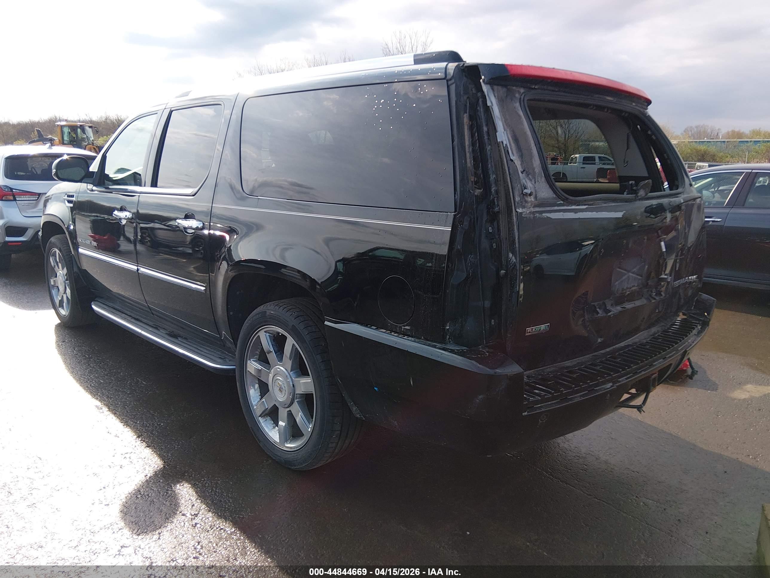 CADILLAC ESCALADE image 3
