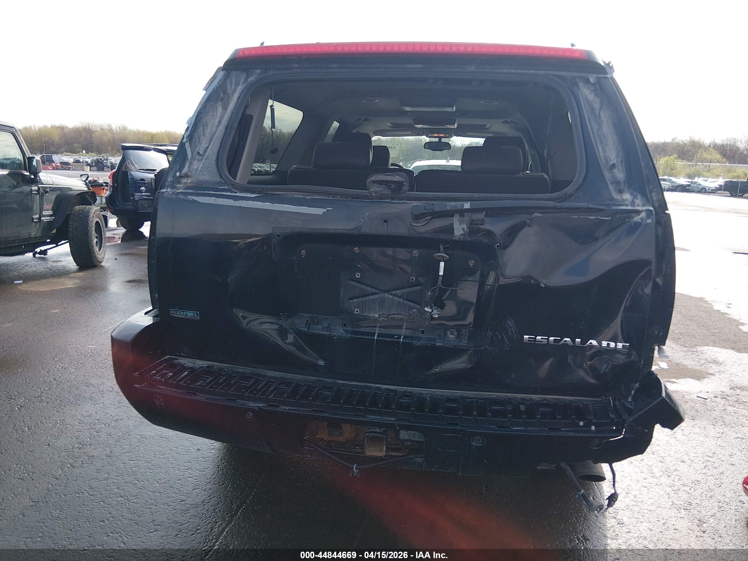 CADILLAC ESCALADE image 6