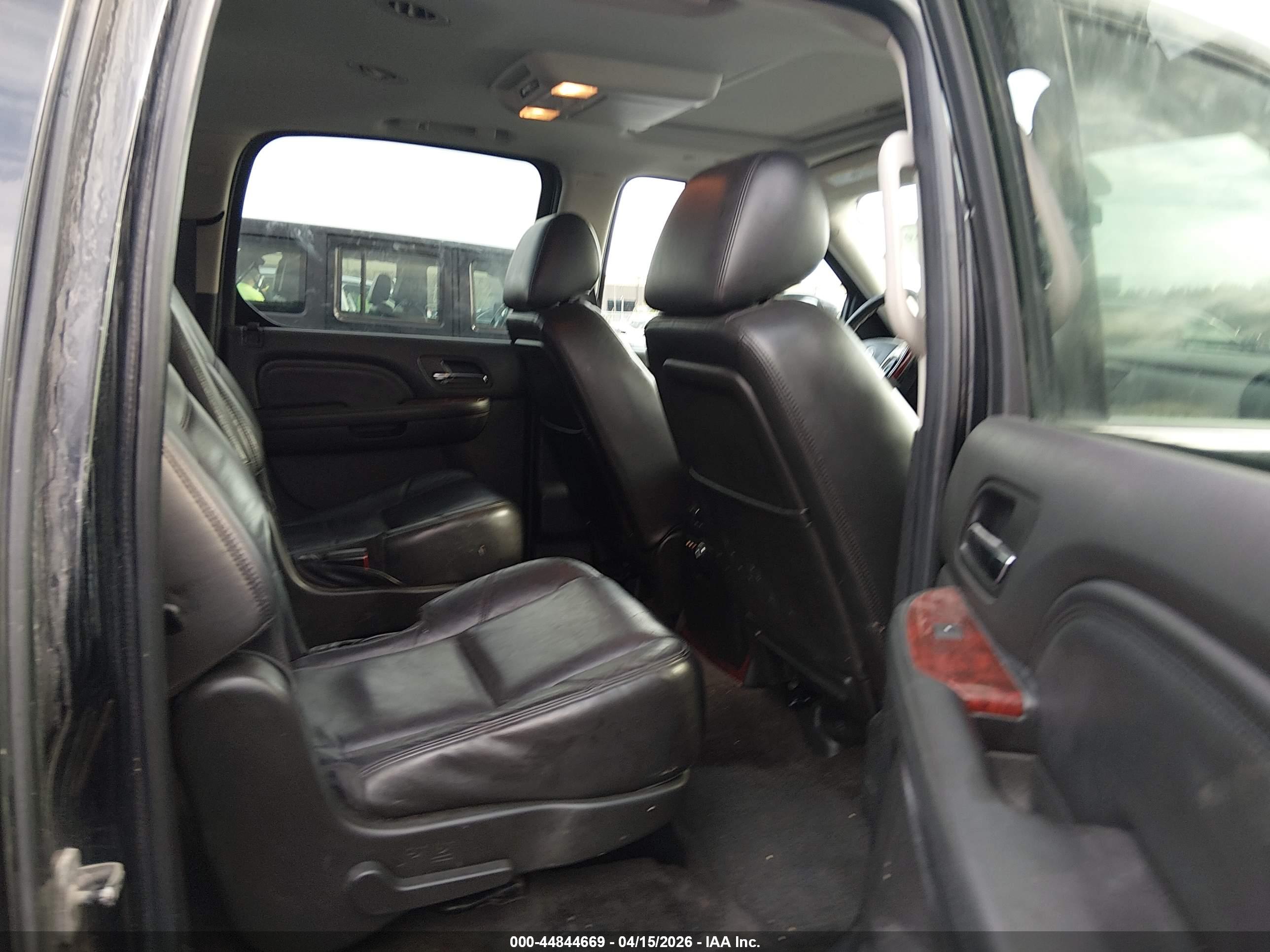 CADILLAC ESCALADE image 8